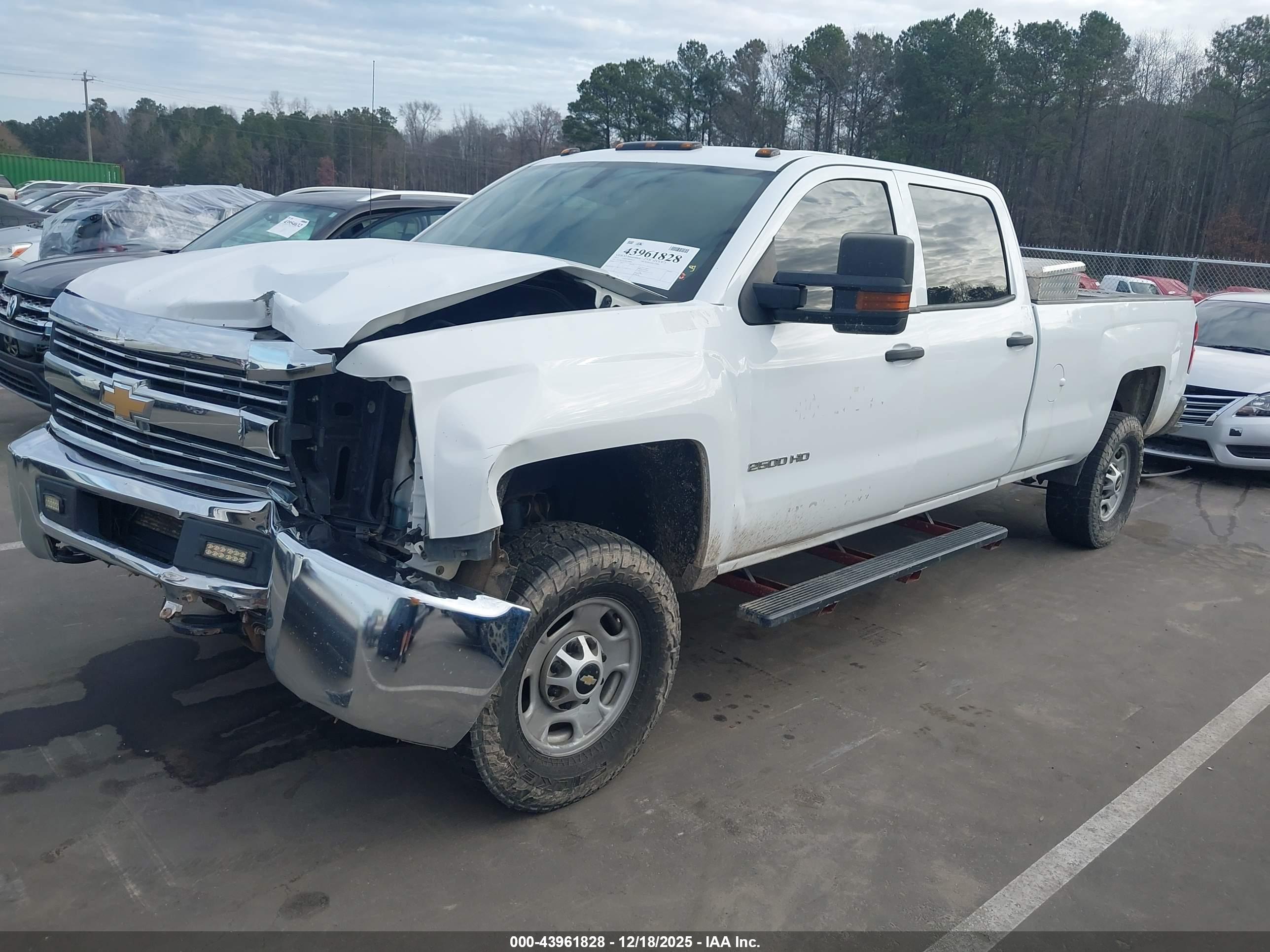 CHEVROLET SILVERADO image 2