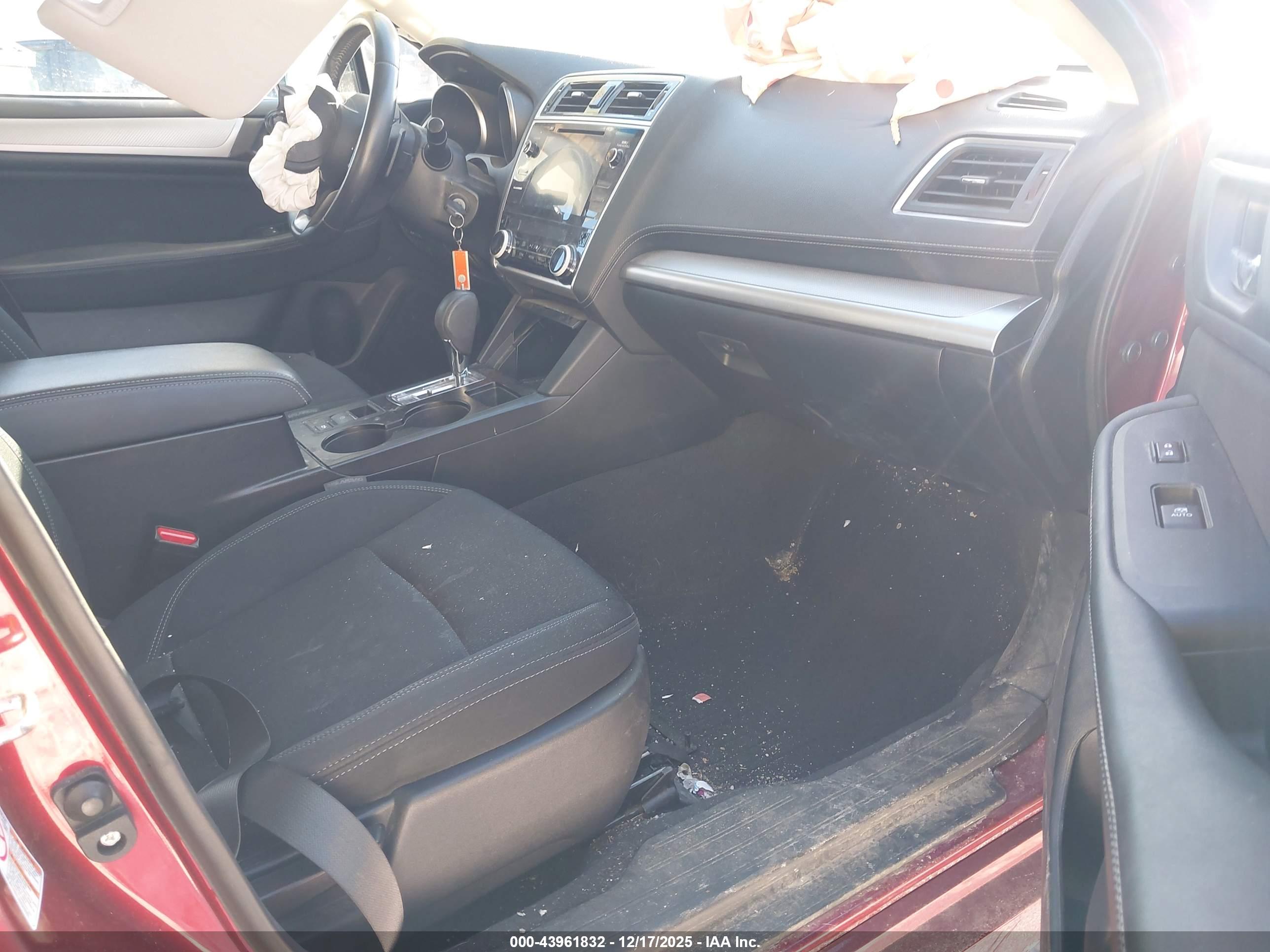 SUBARU LEGACY image 5