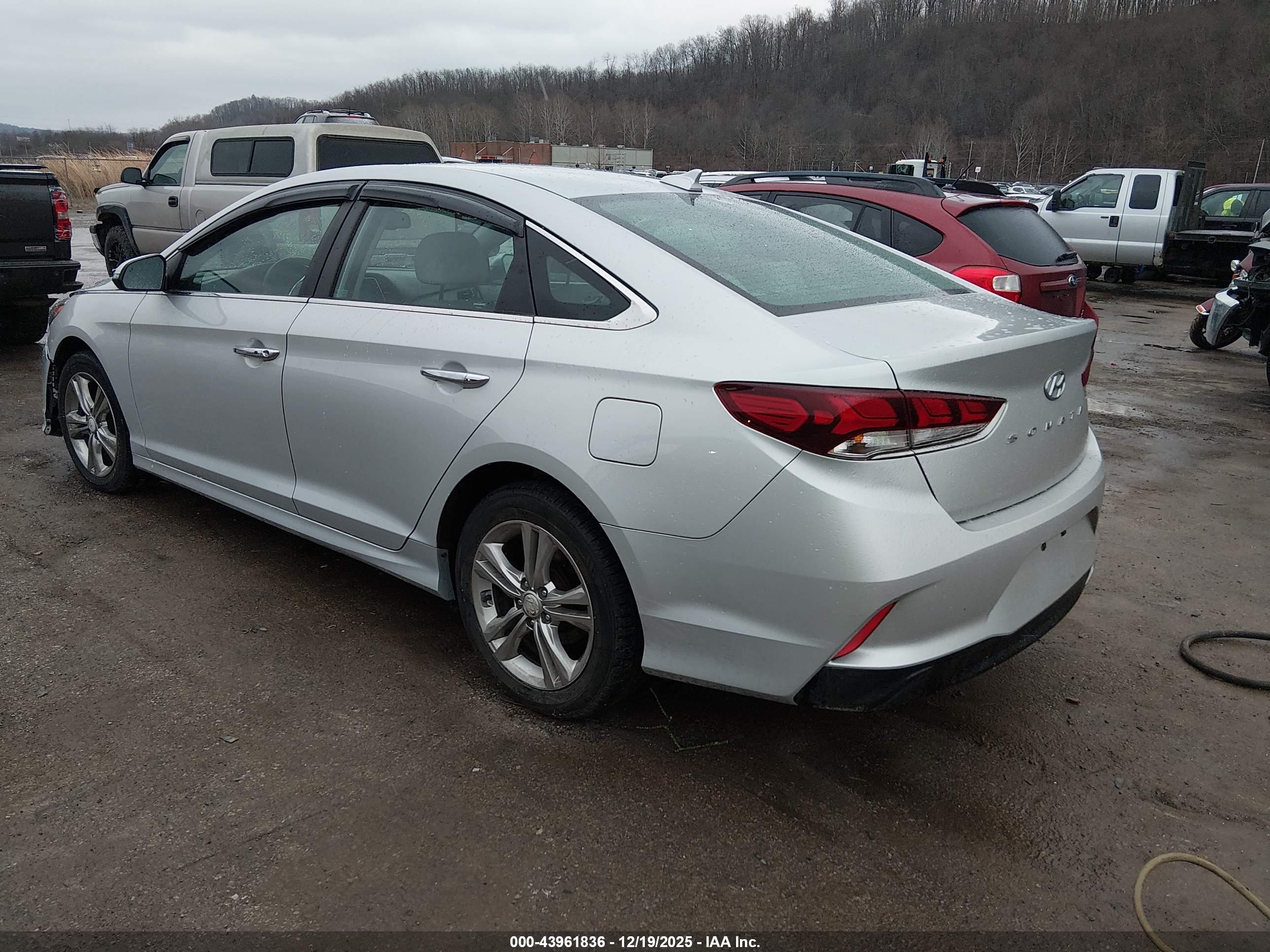 HYUNDAI SONATA image 3