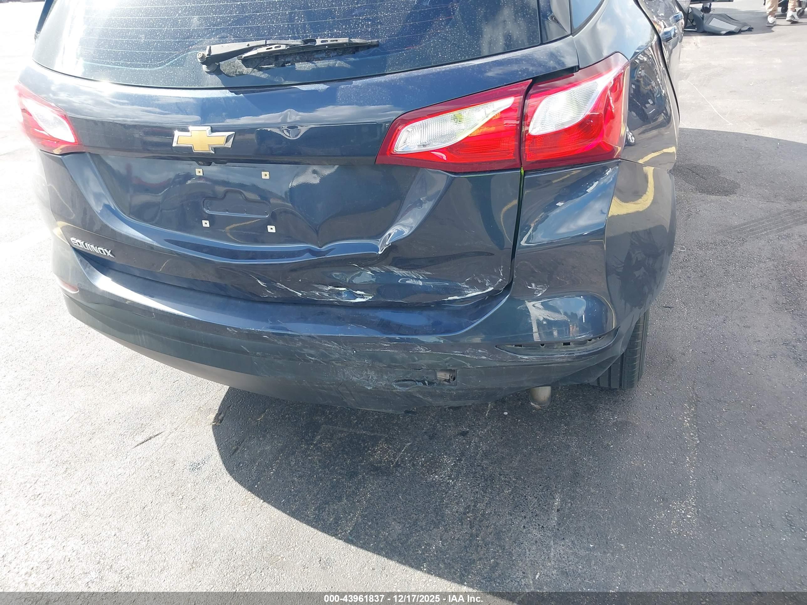 CHEVROLET EQUINOX image 6