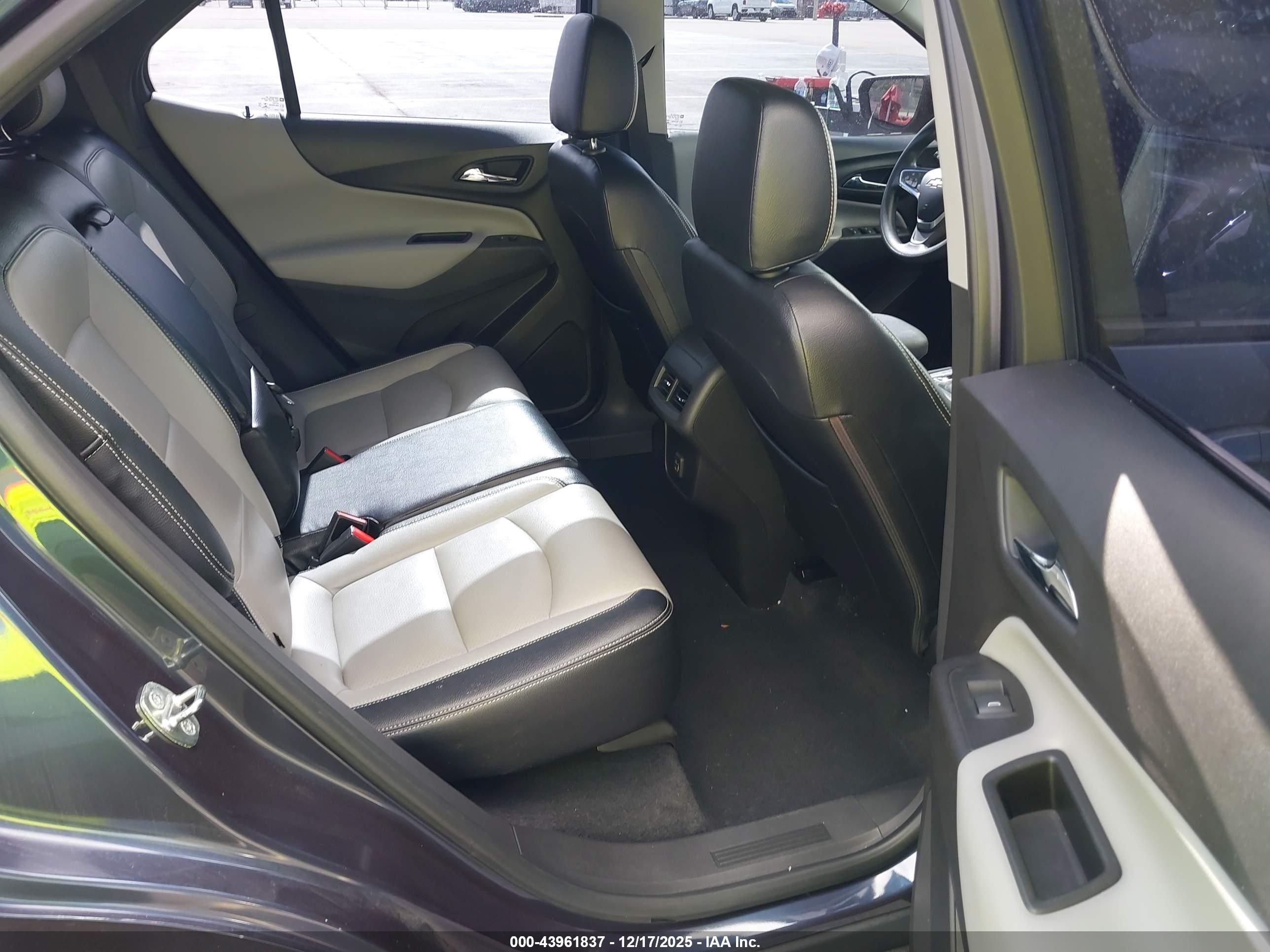 CHEVROLET EQUINOX image 8