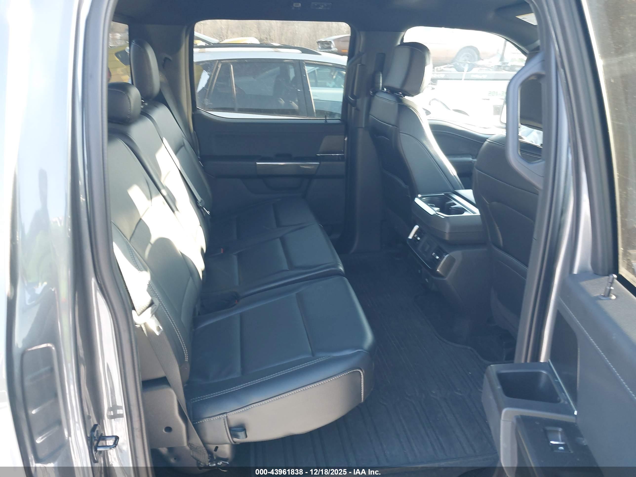 FORD F-150 image 8