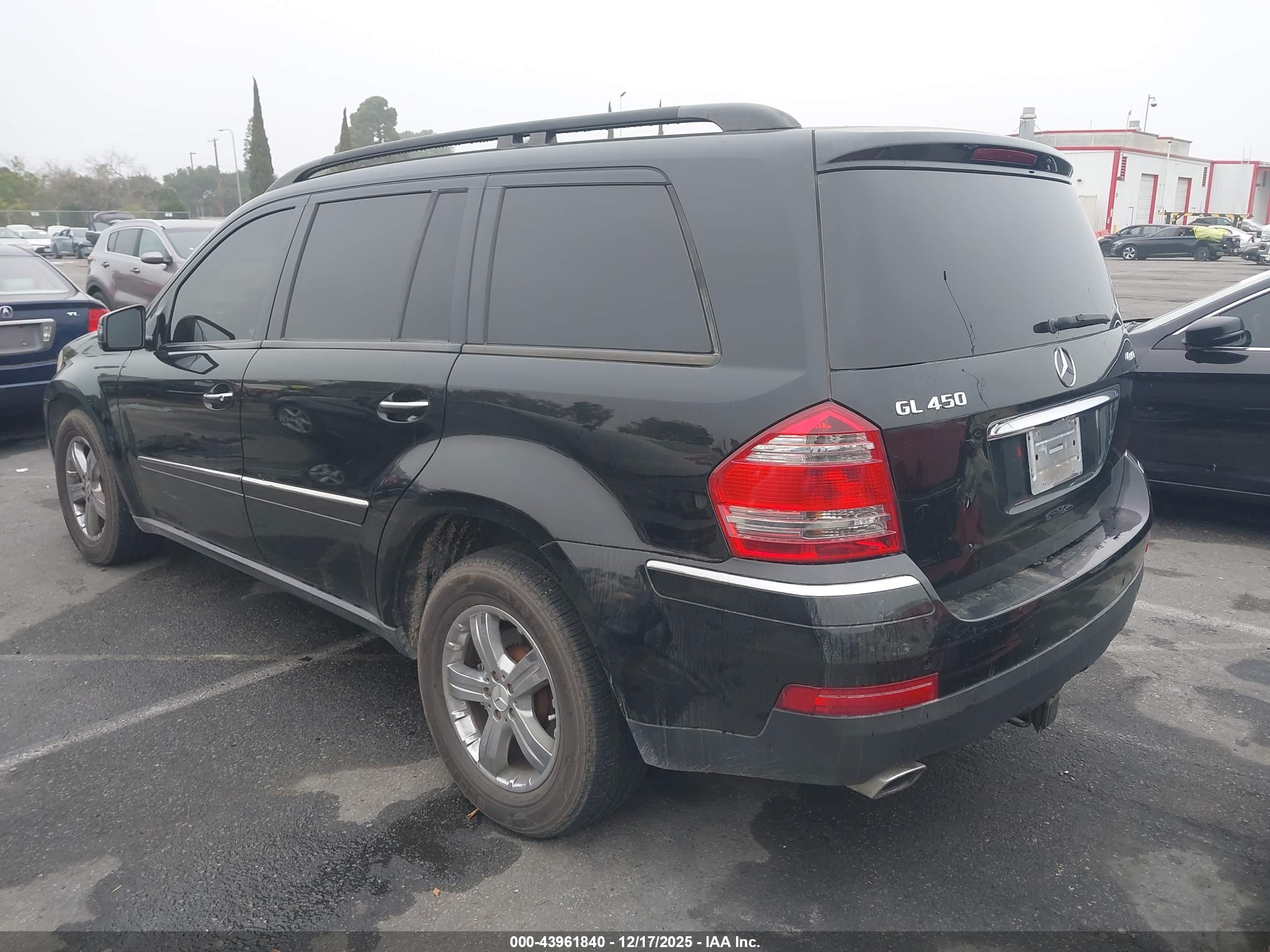 MERCEDES-BENZ GL image 3