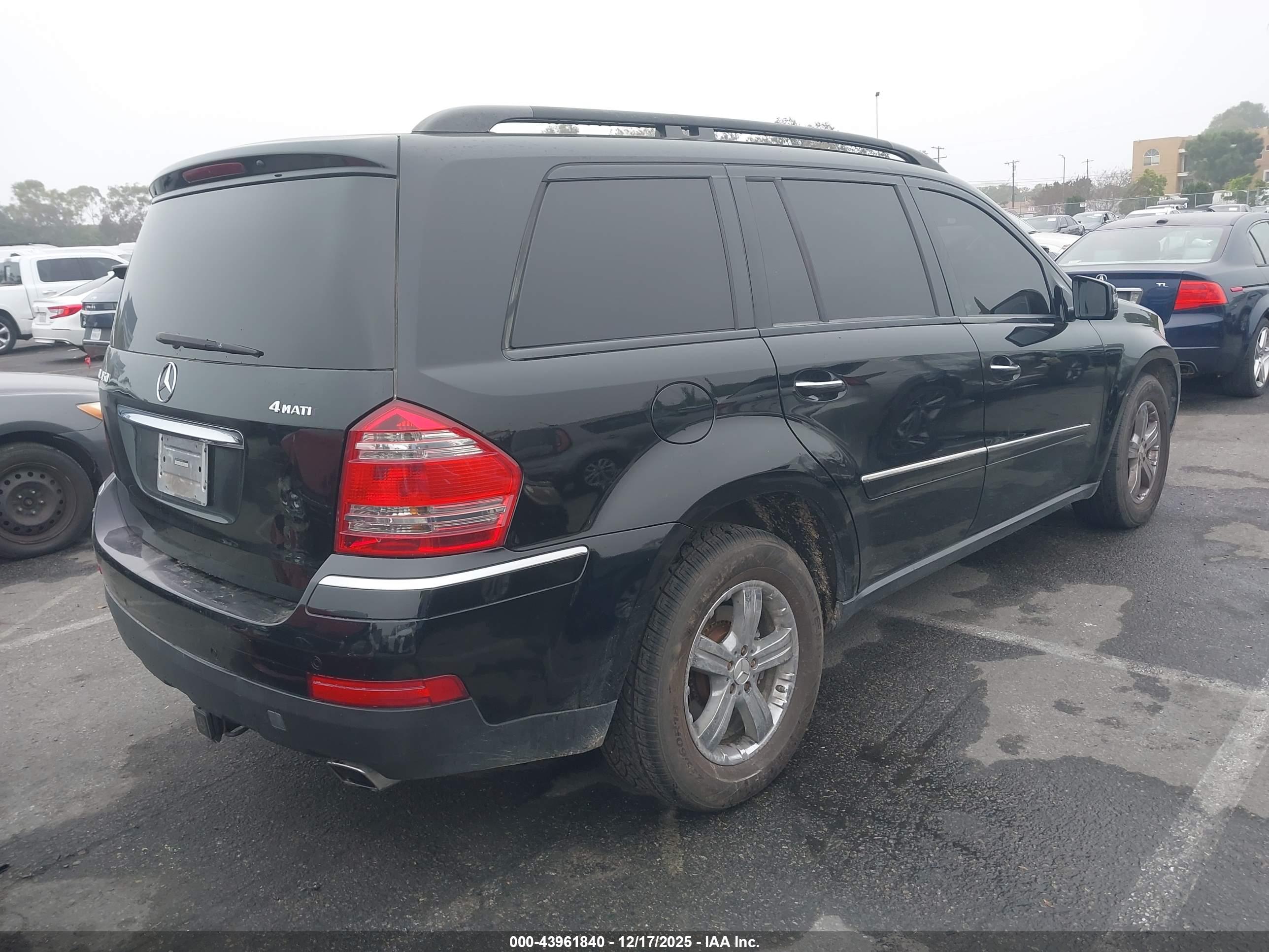 MERCEDES-BENZ GL image 4
