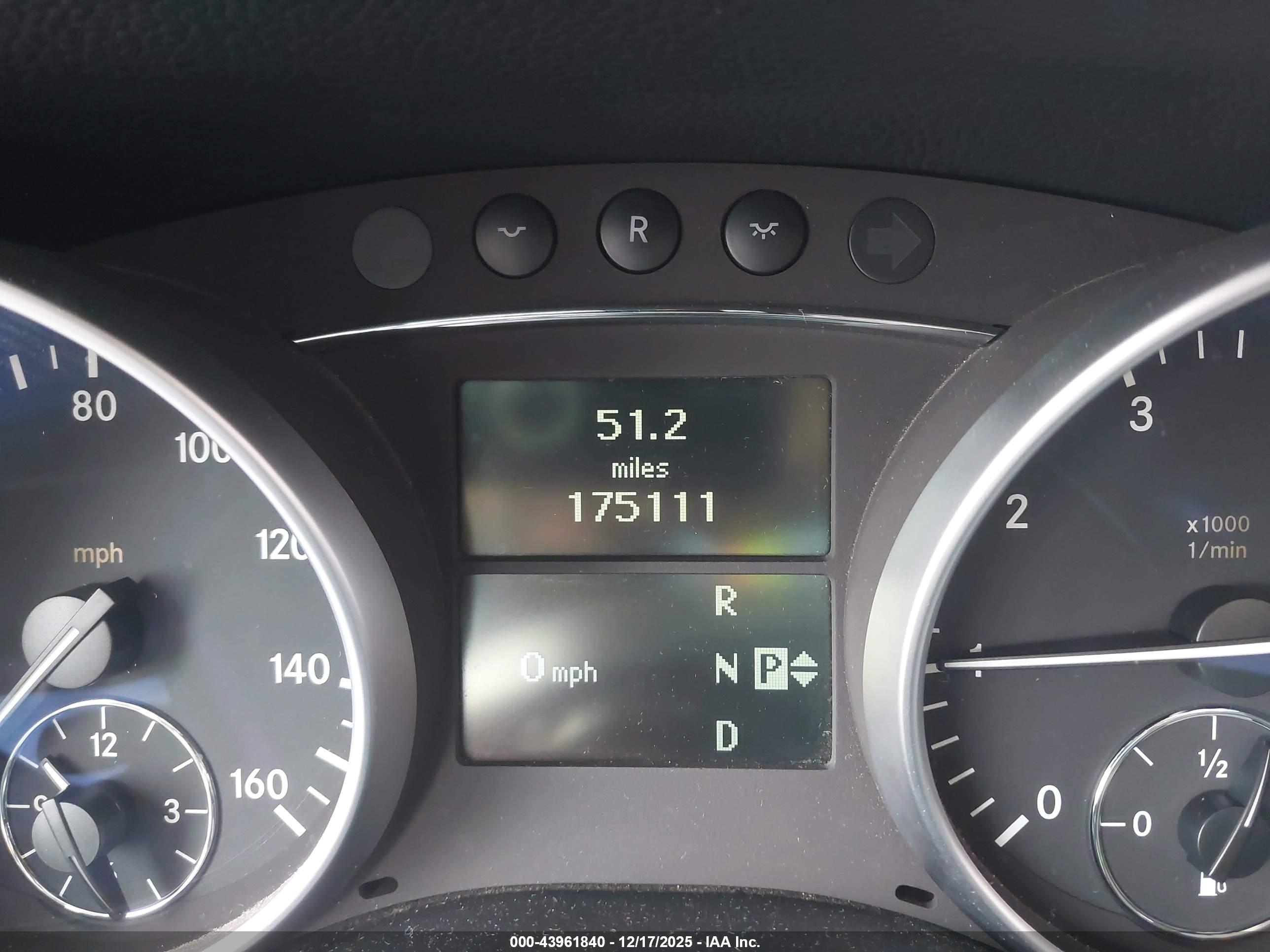 MERCEDES-BENZ GL image 7
