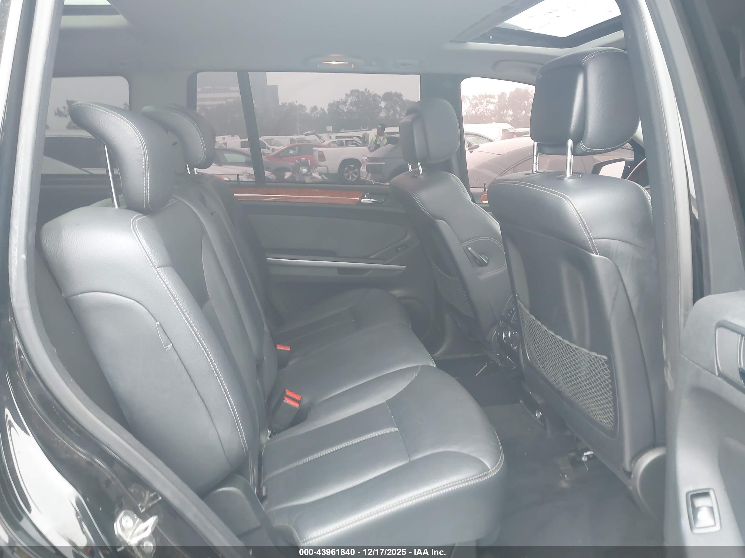 MERCEDES-BENZ GL image 8