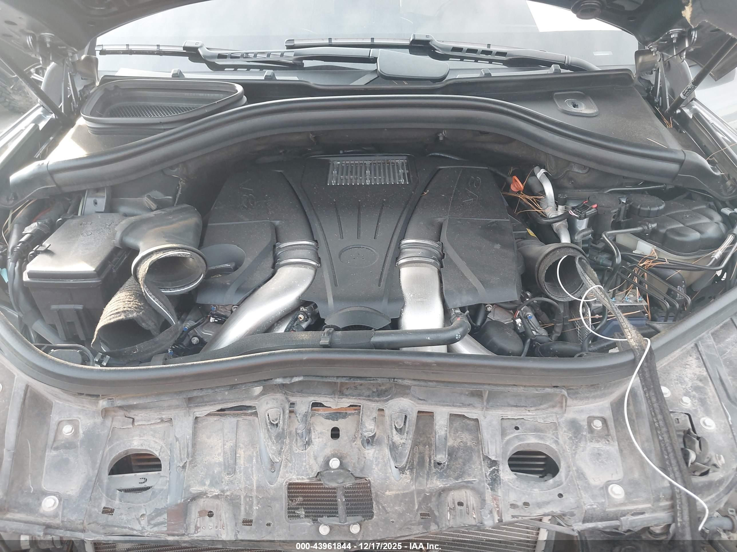 MERCEDES-BENZ GLS image 10