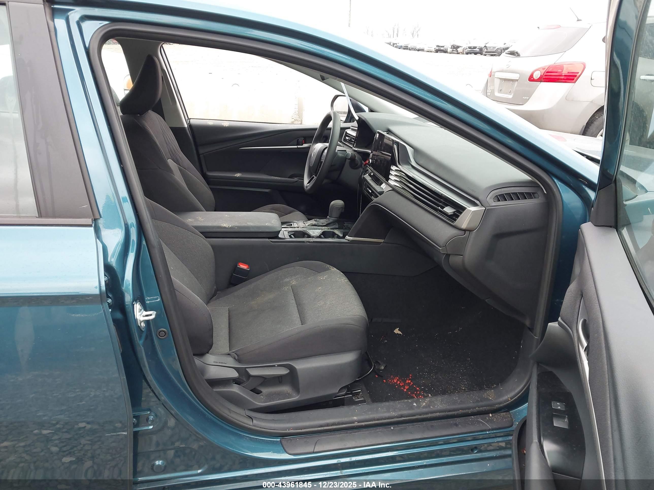 TOYOTA CAMRY image 5