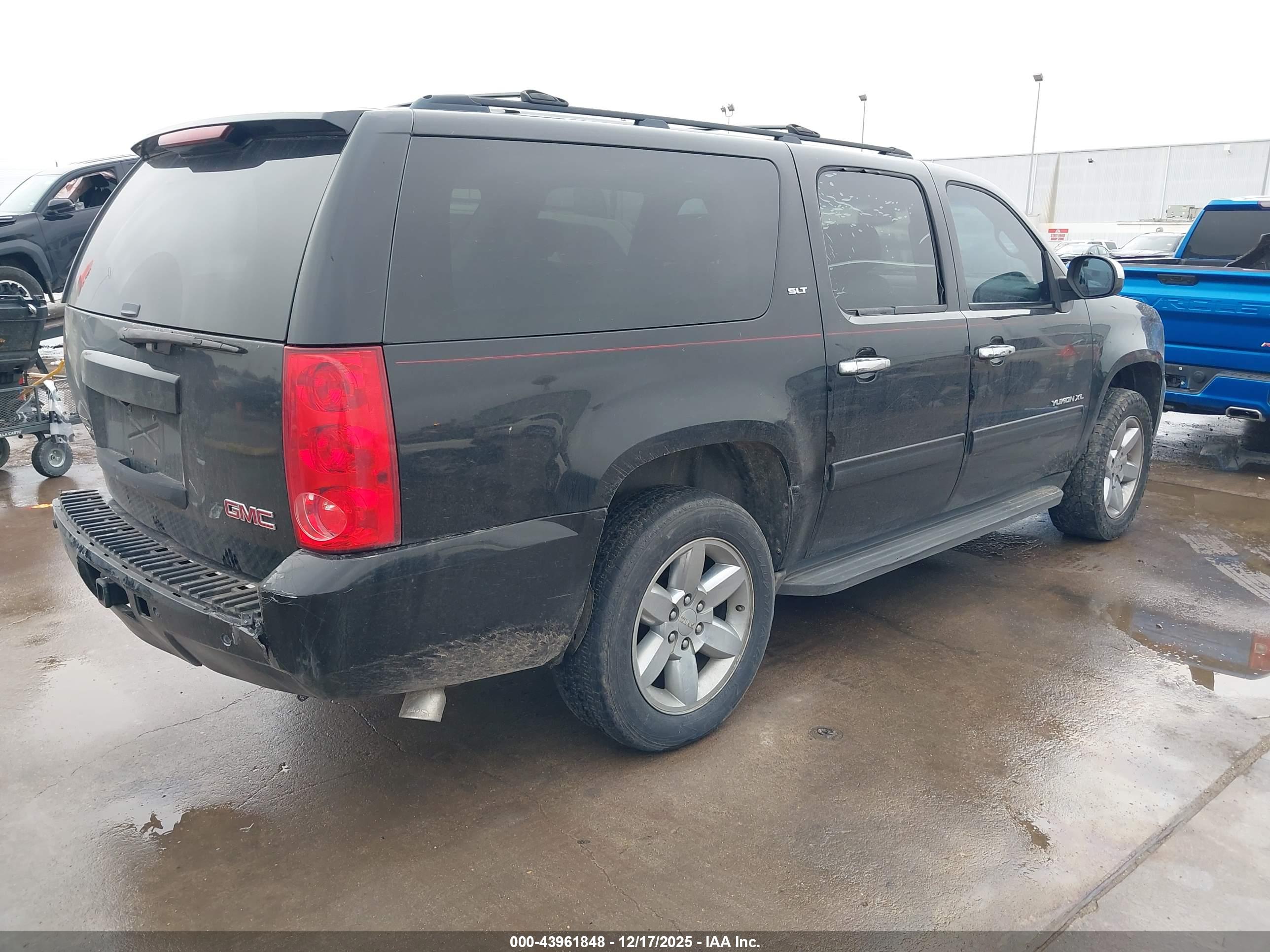 GMC YUKON image 4