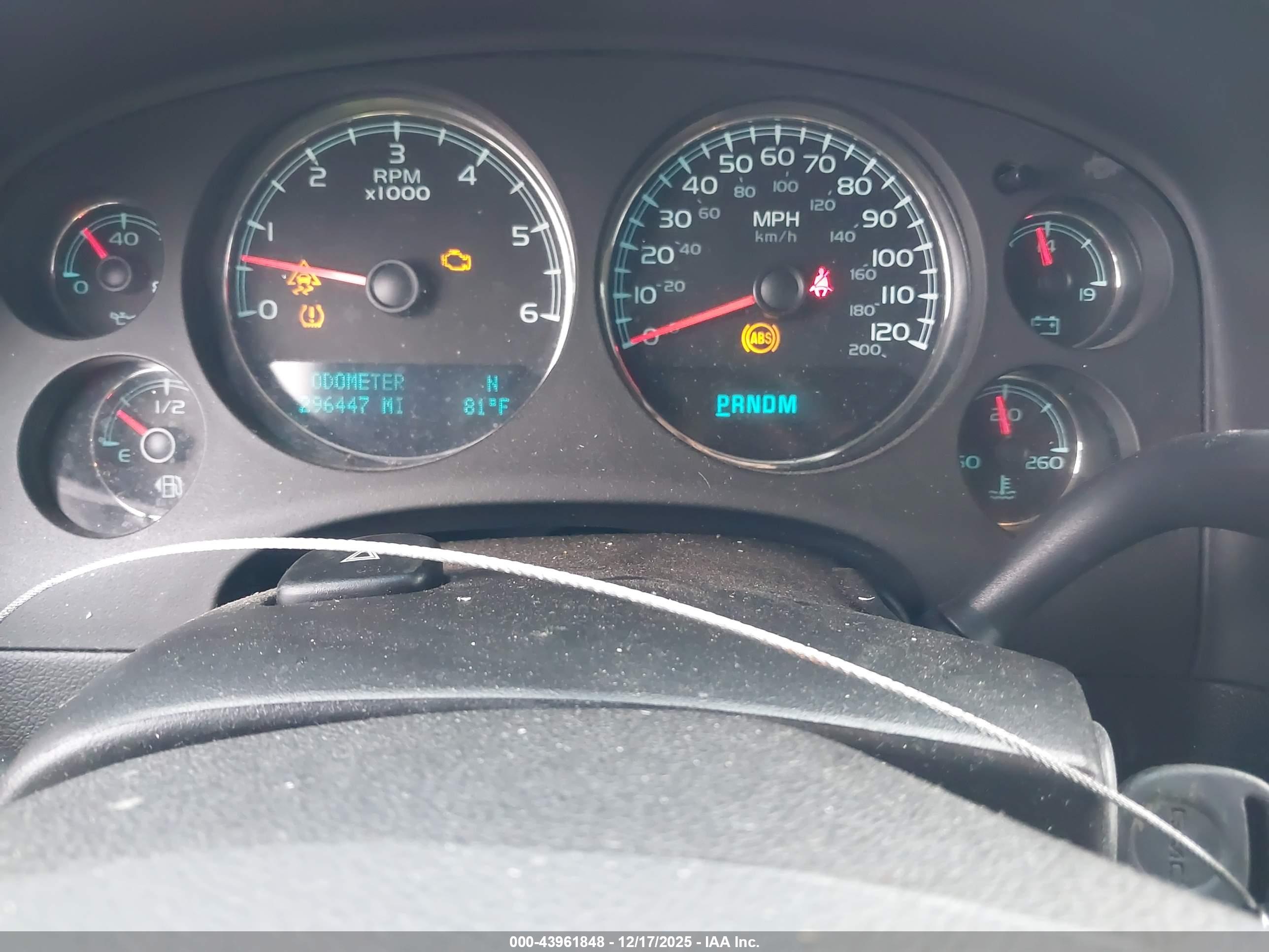 GMC YUKON image 7