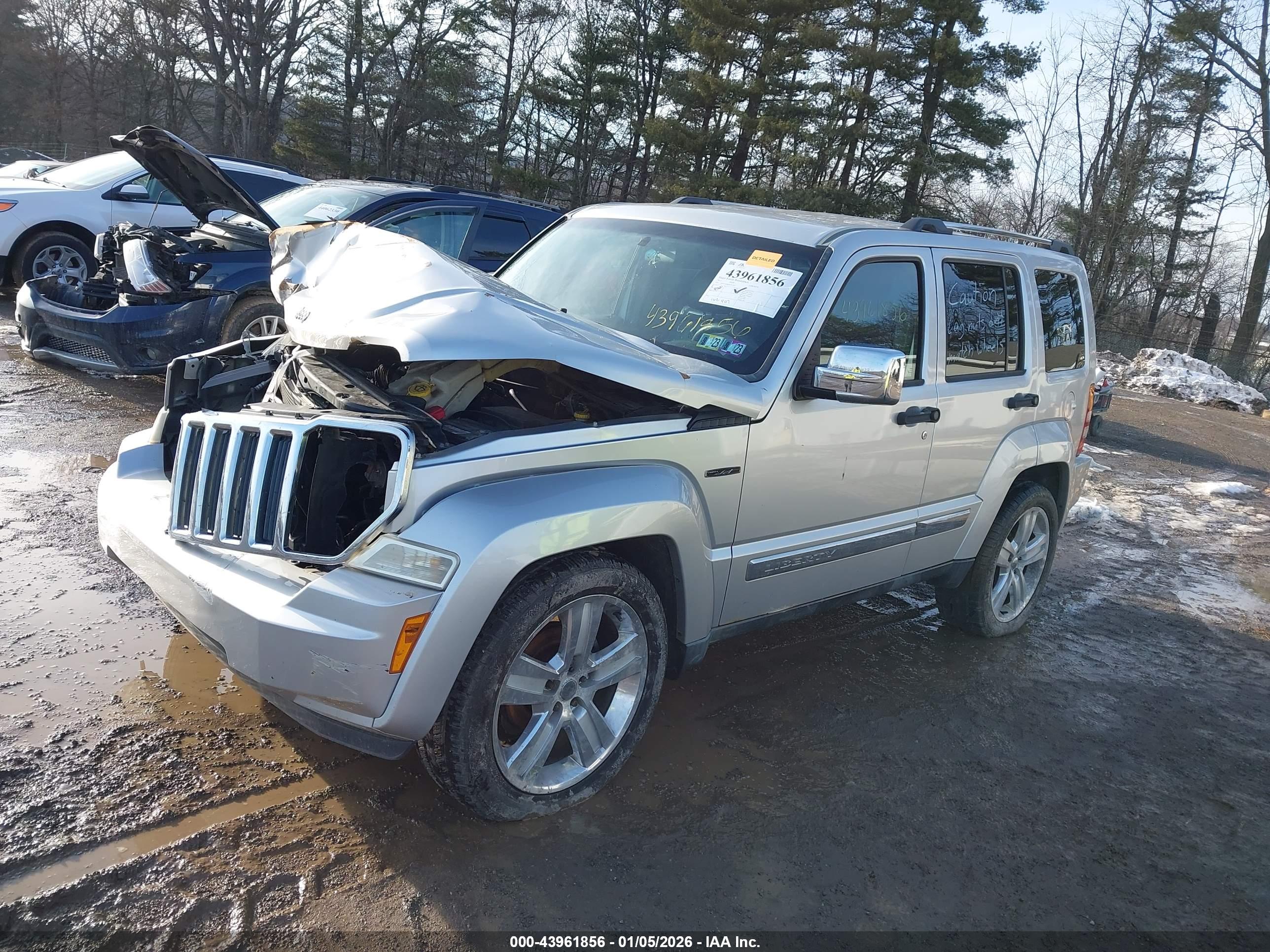 JEEP LIBERTY image 2