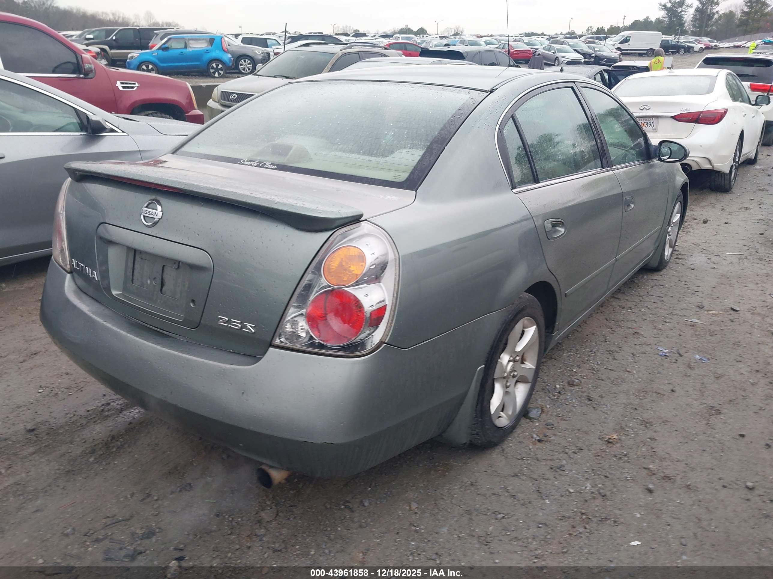 NISSAN ALTIMA image 4