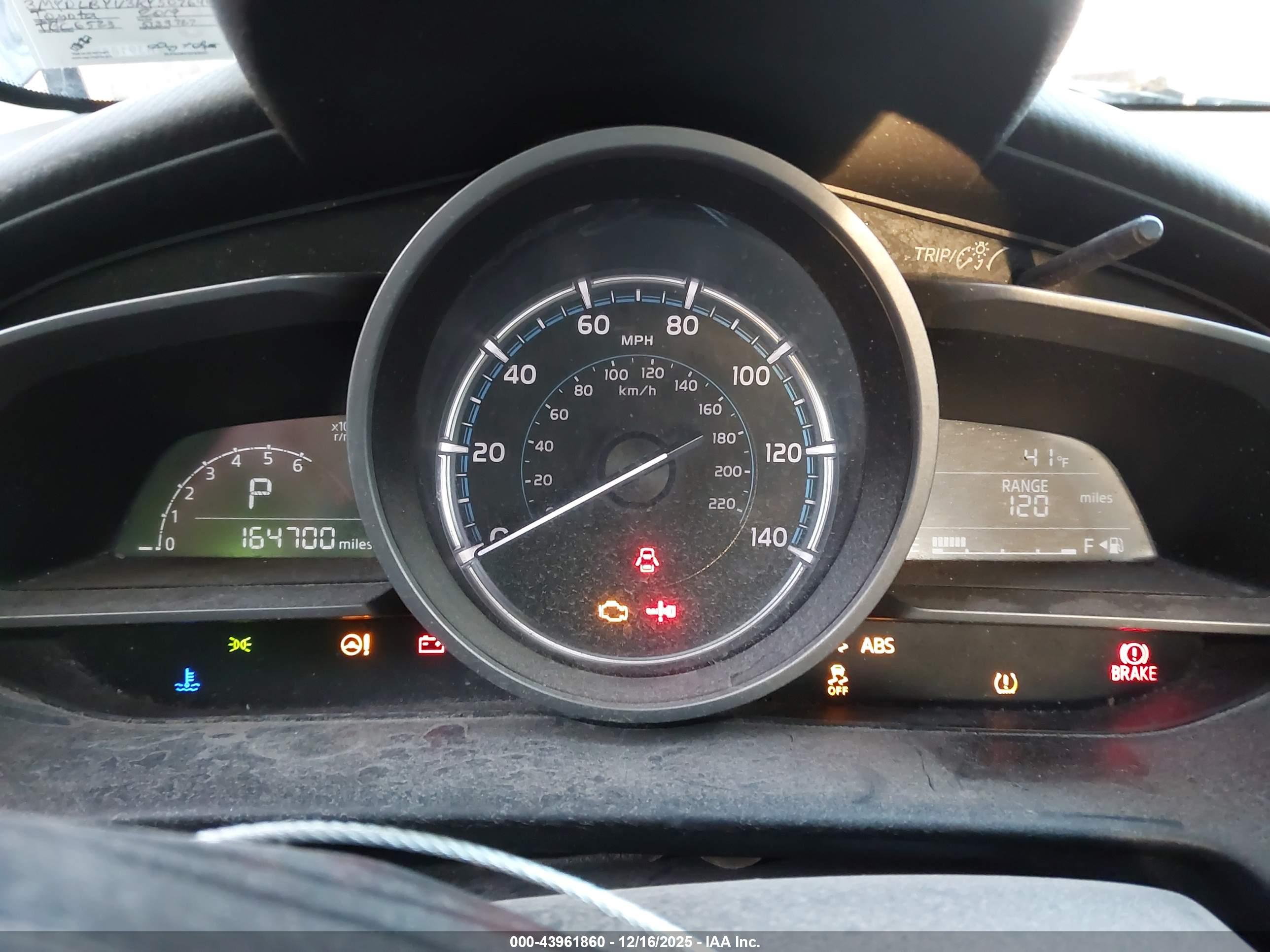 TOYOTA YARIS image 7