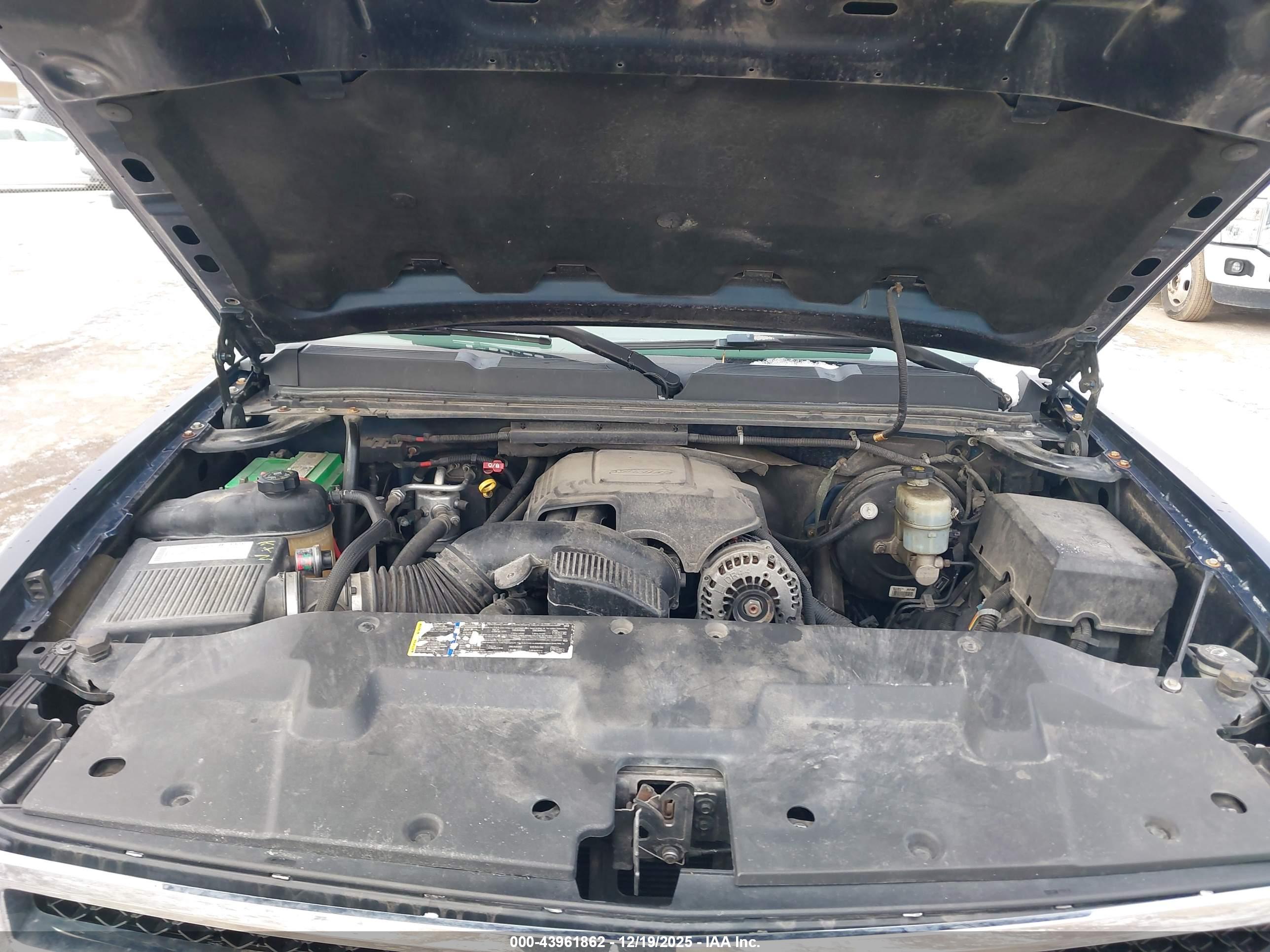 CHEVROLET SILVERADO image 10