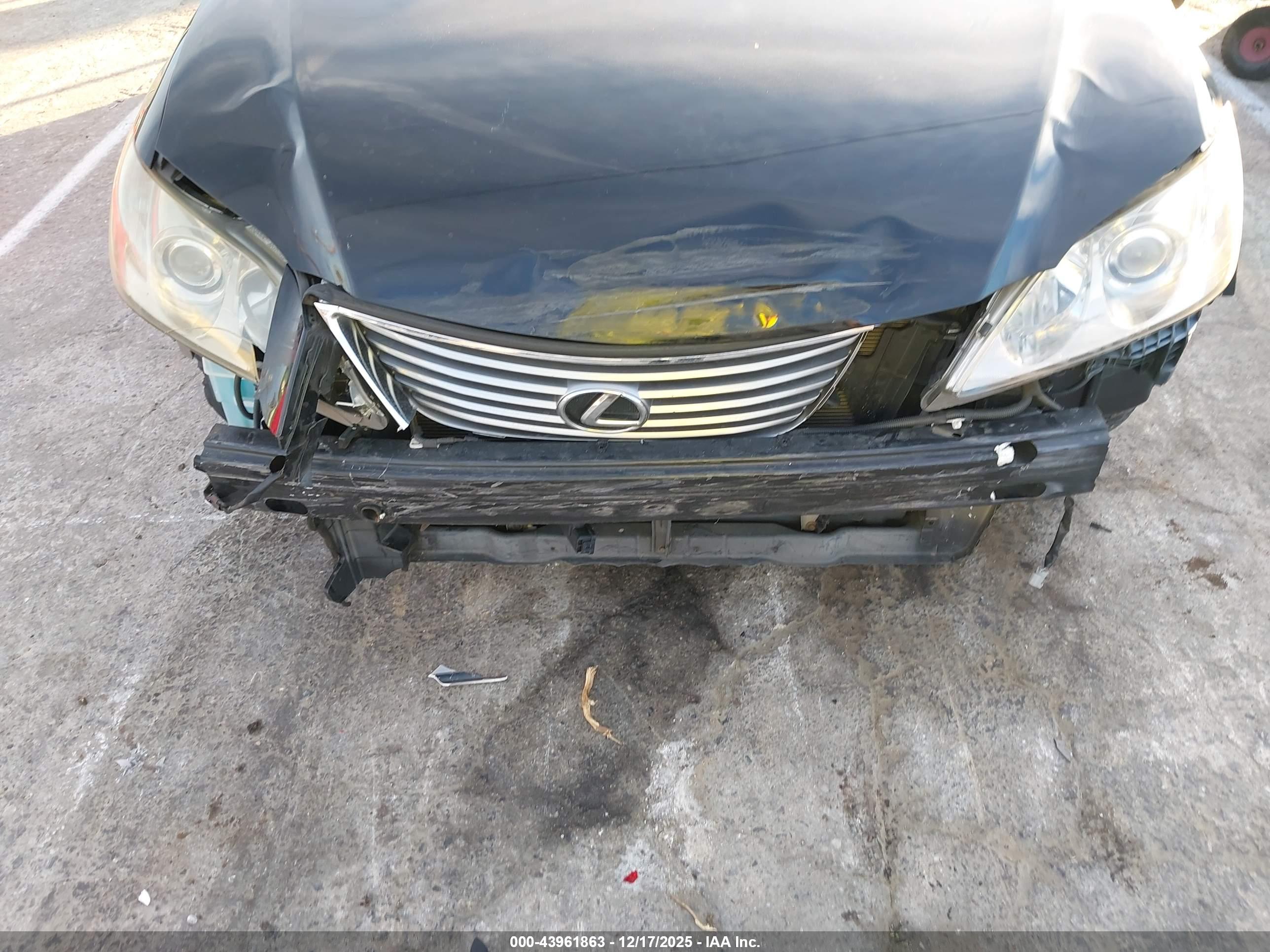 LEXUS ES image 6
