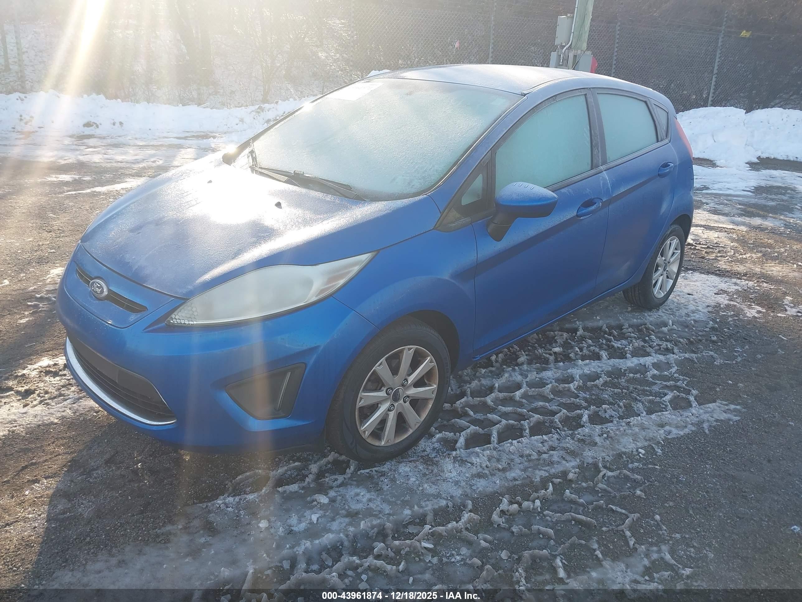 FORD FIESTA image 2