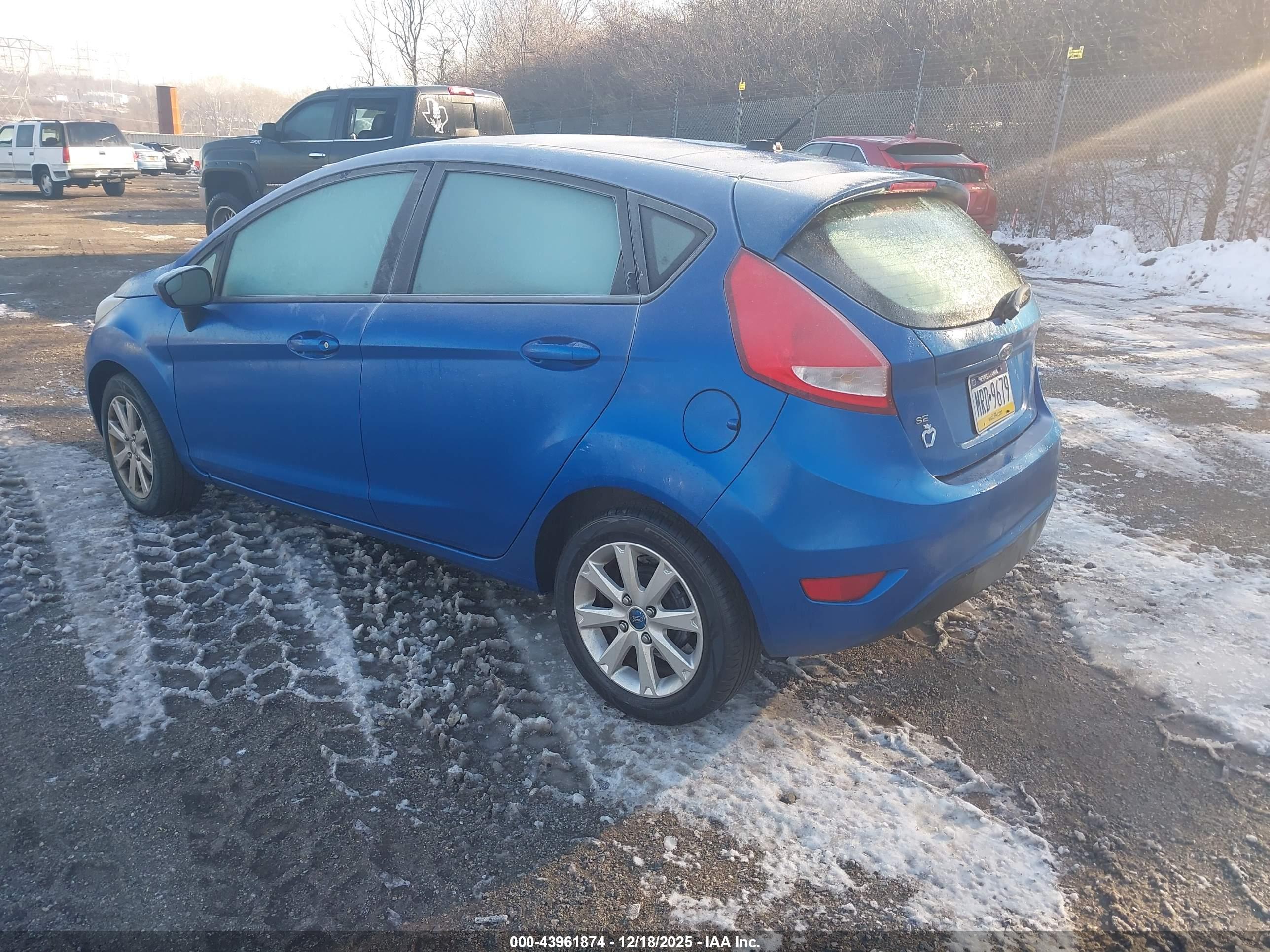 FORD FIESTA image 3