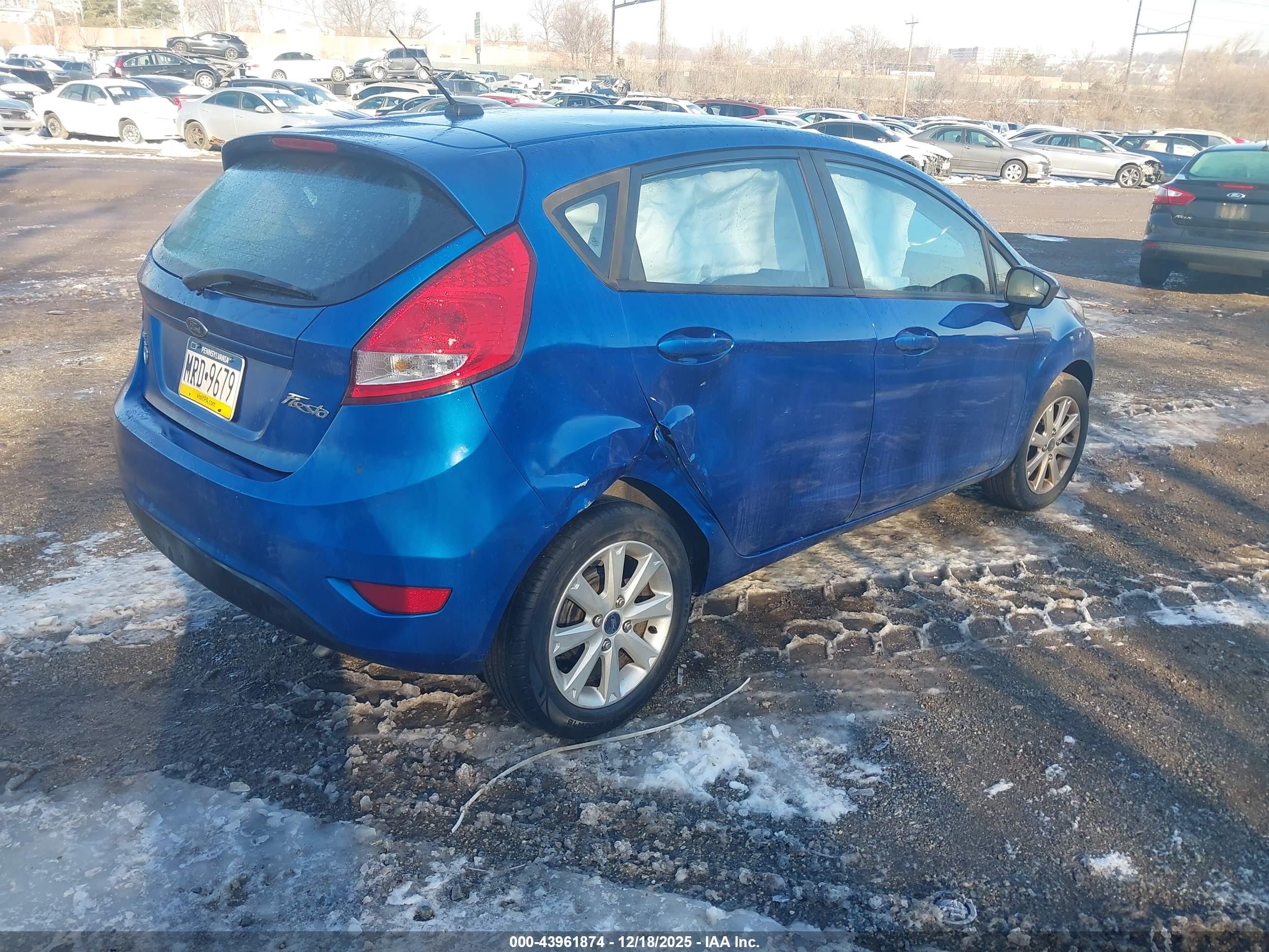 FORD FIESTA image 4