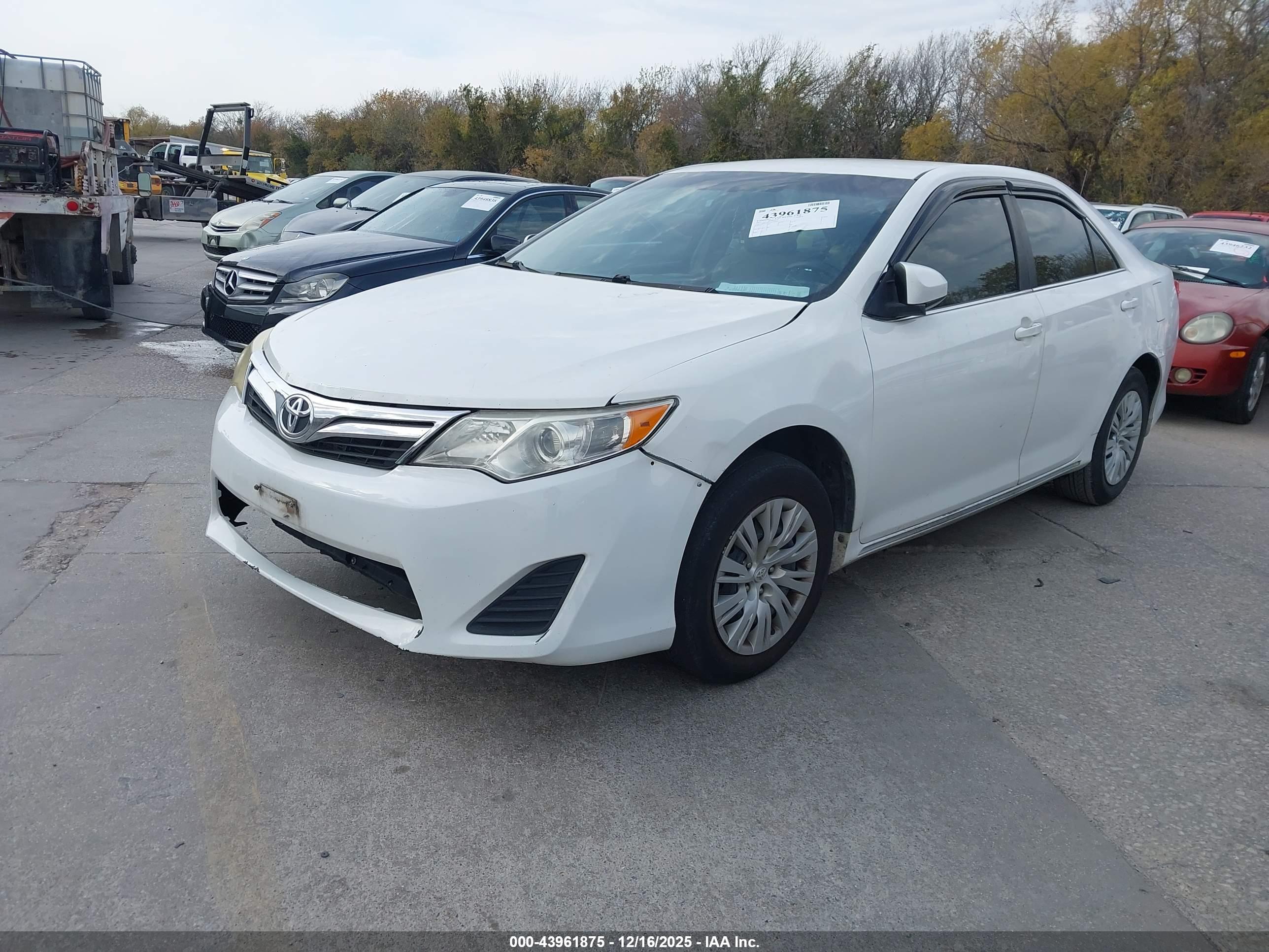 TOYOTA CAMRY image 2