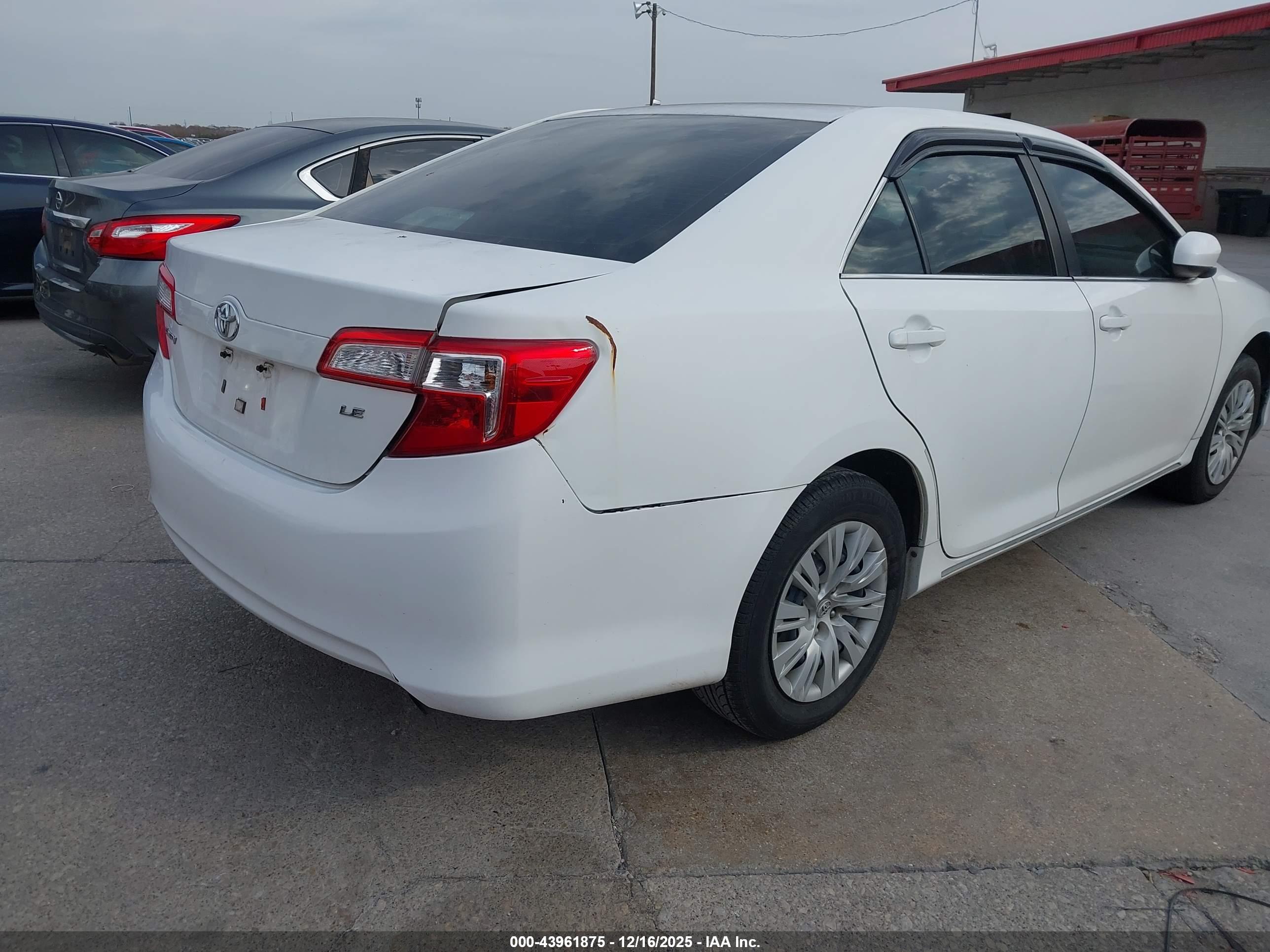 TOYOTA CAMRY image 4