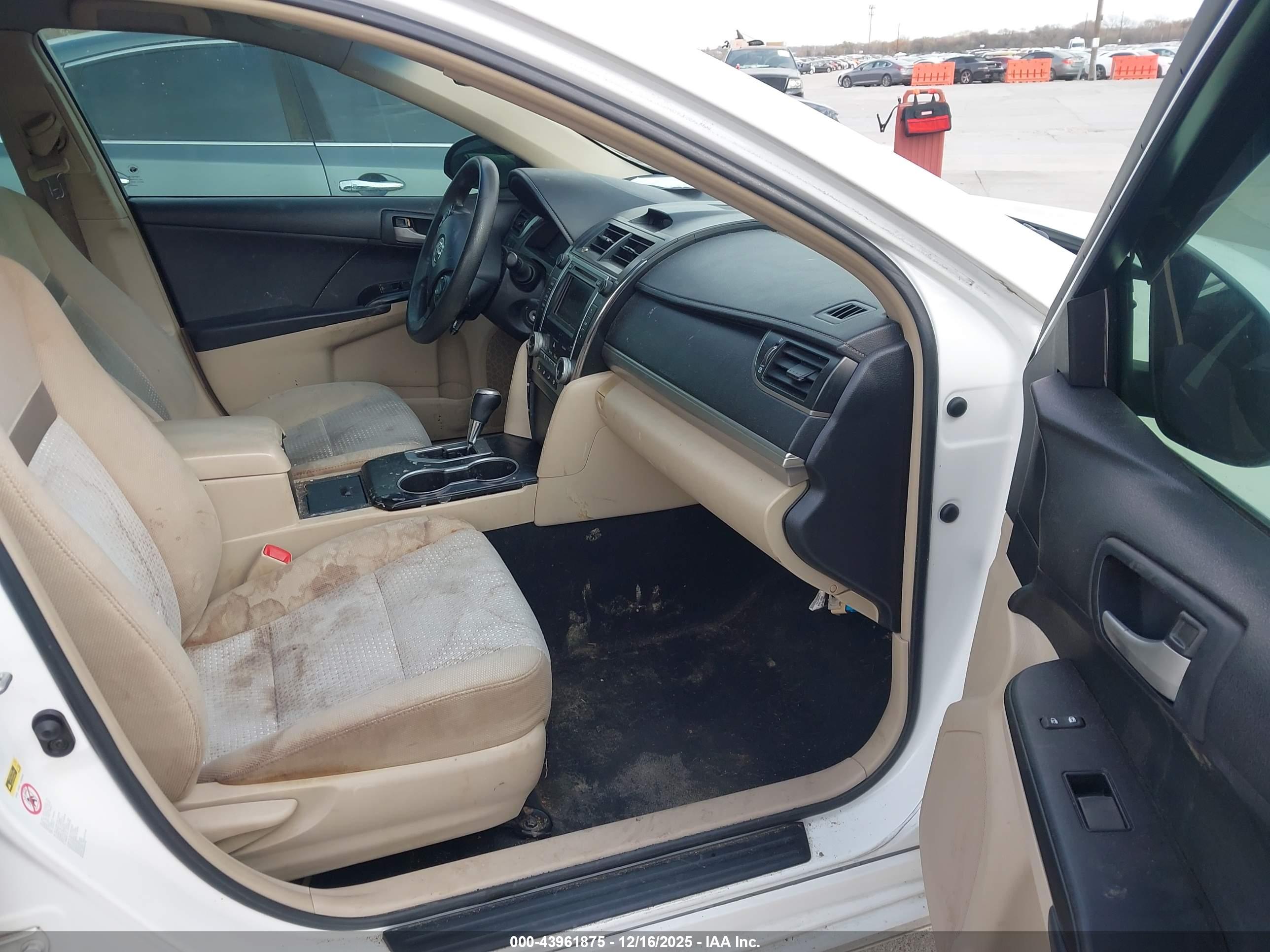 TOYOTA CAMRY image 5