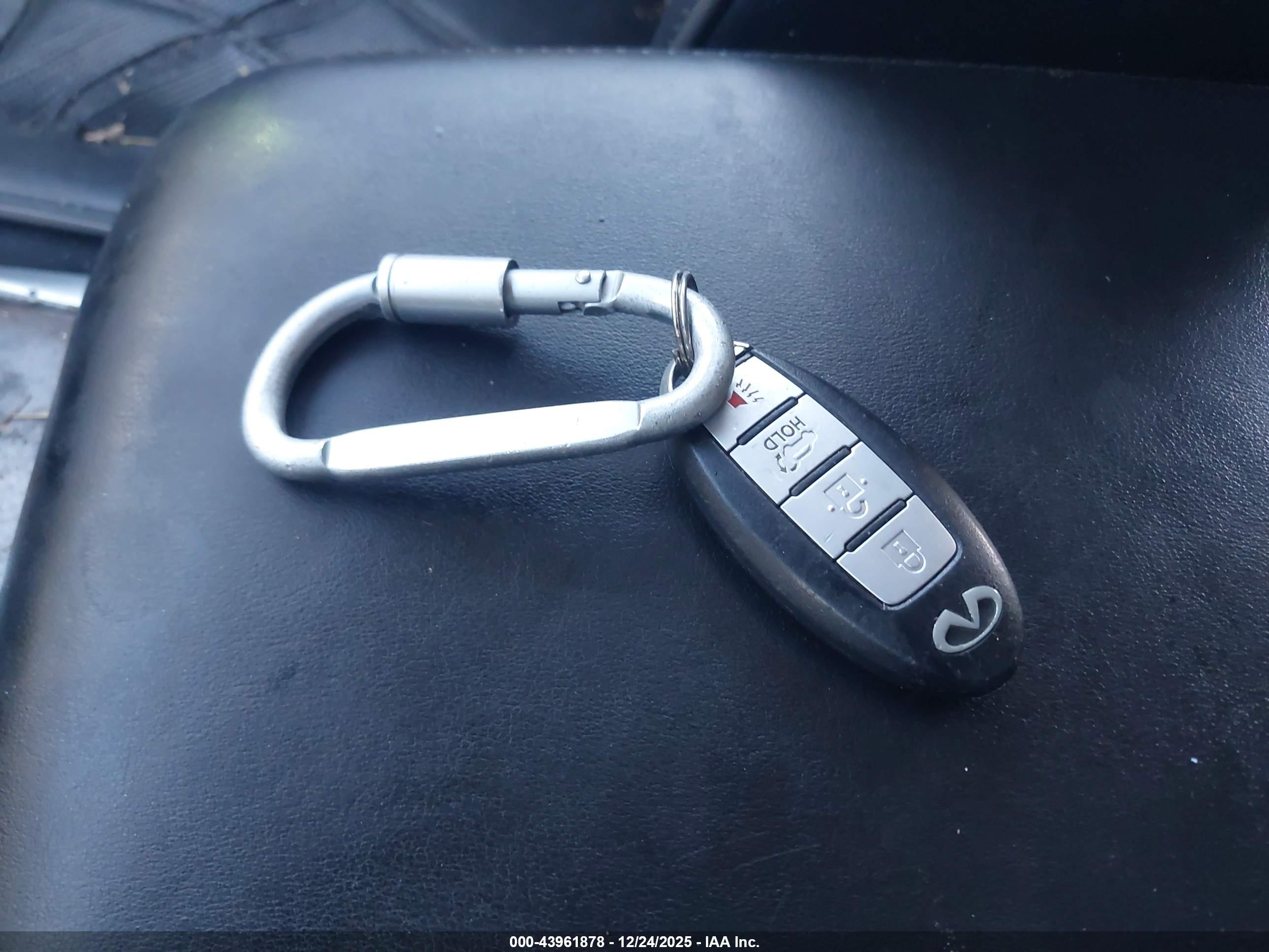 INFINITI JX35 image 11