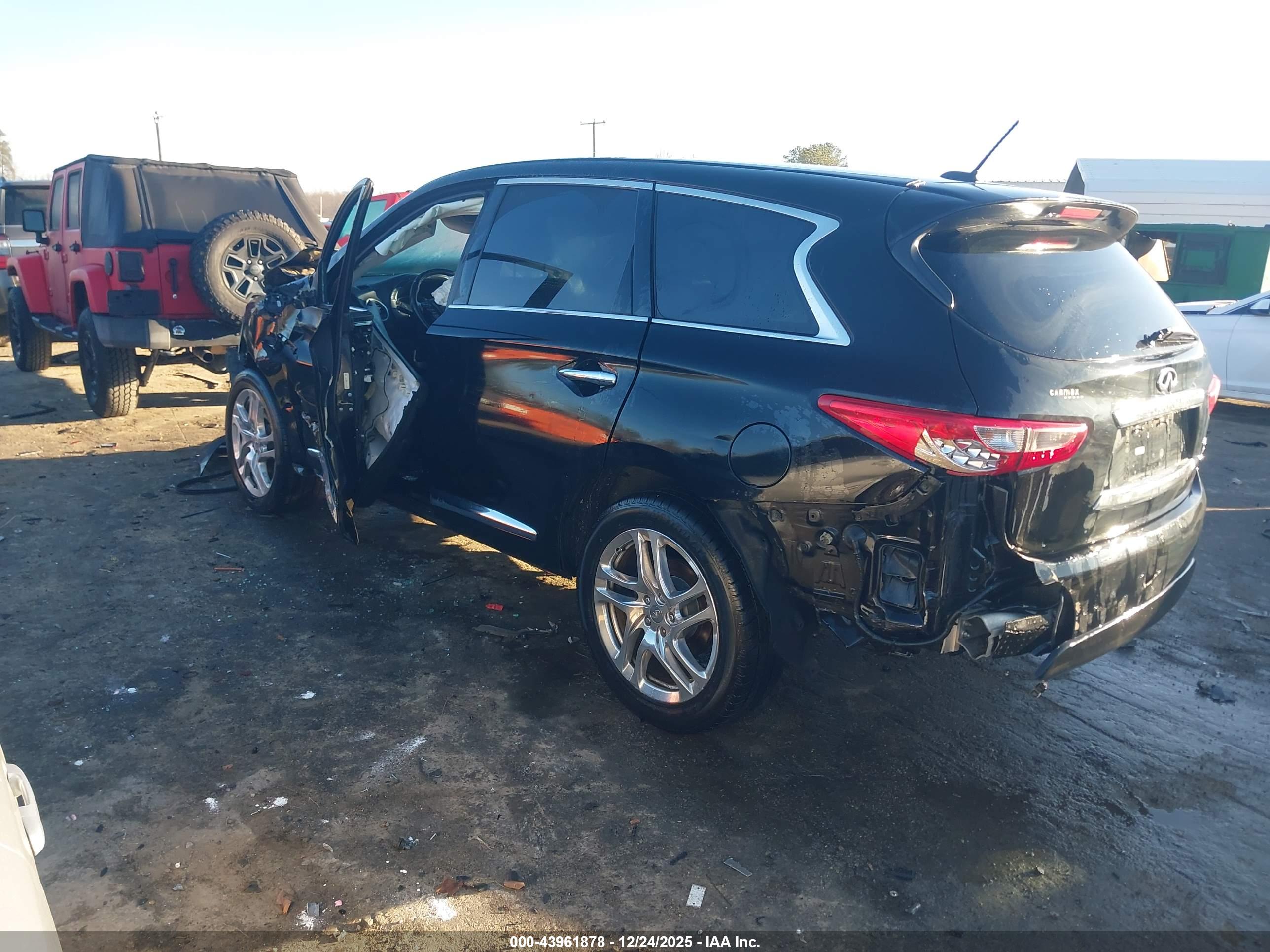INFINITI JX35 image 3