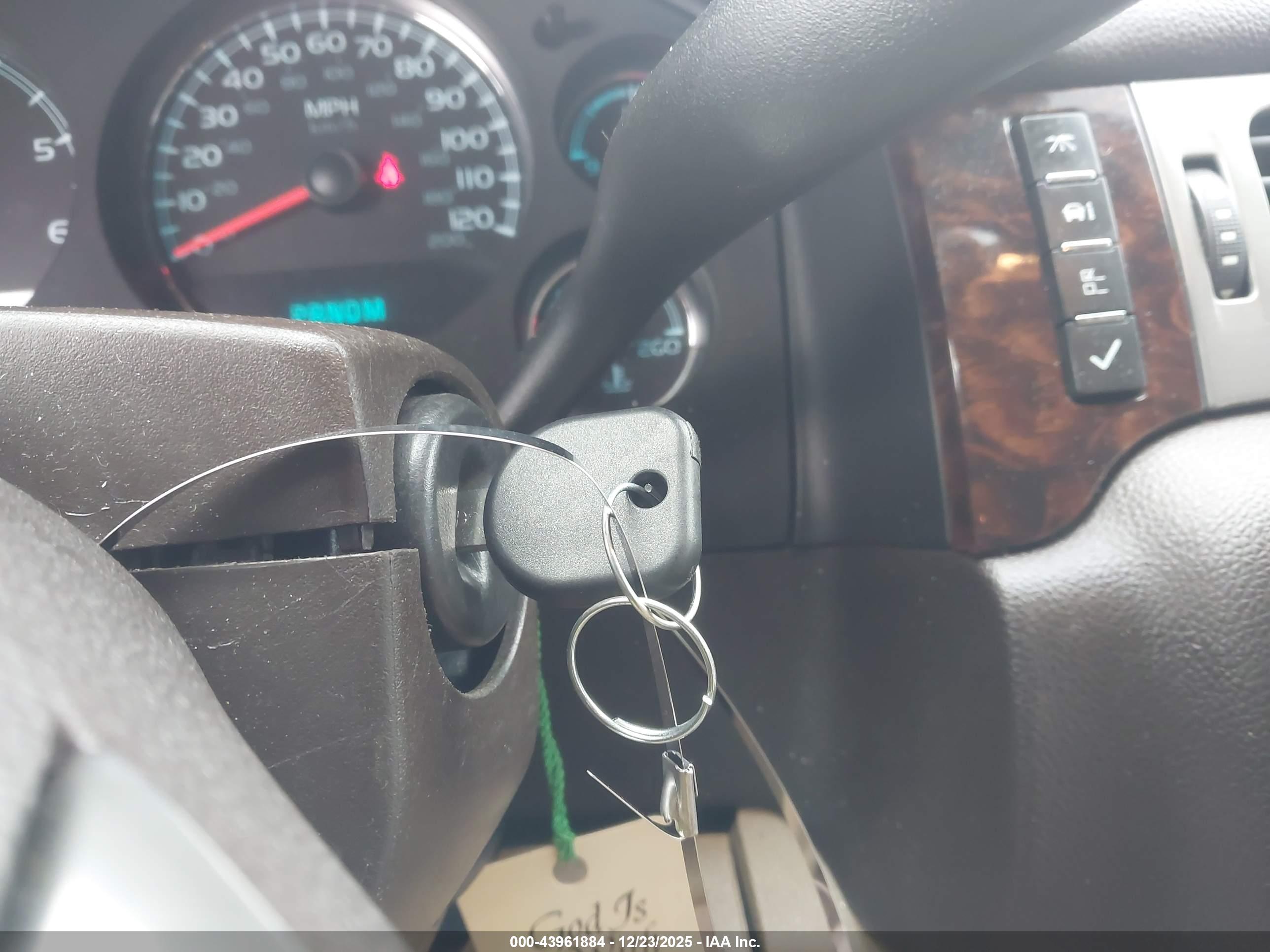 GMC YUKON image 11