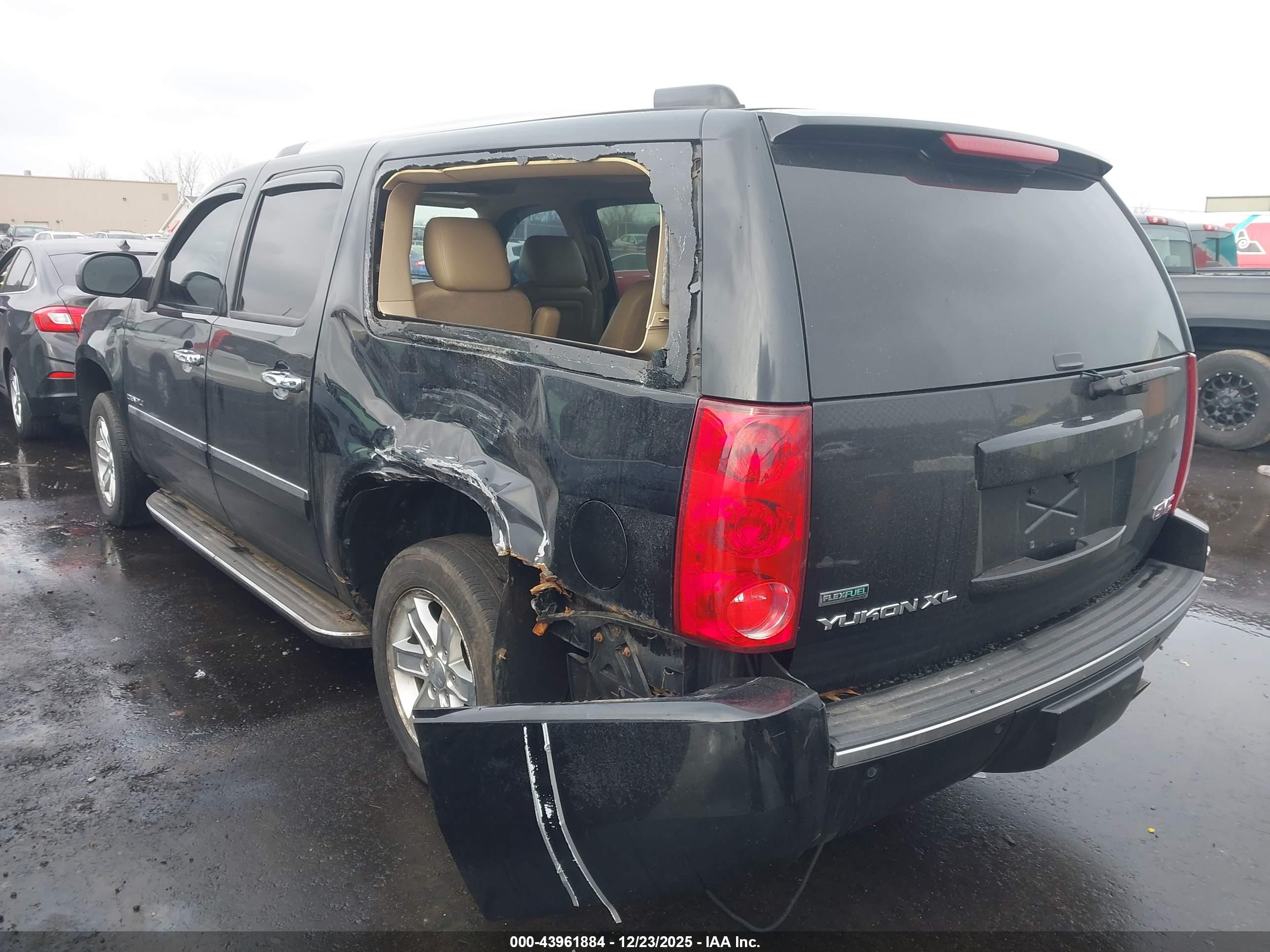 GMC YUKON image 3