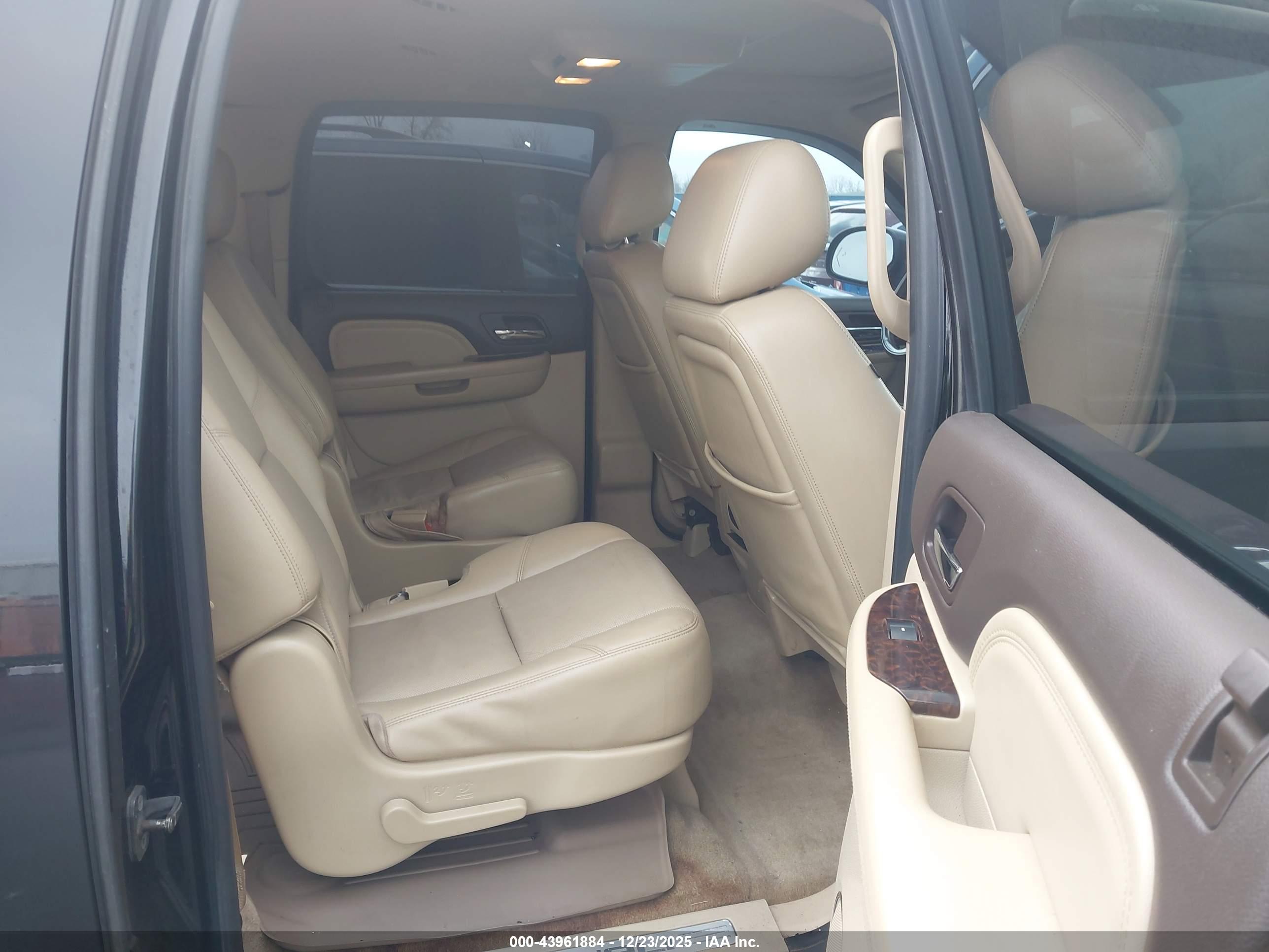 GMC YUKON image 8