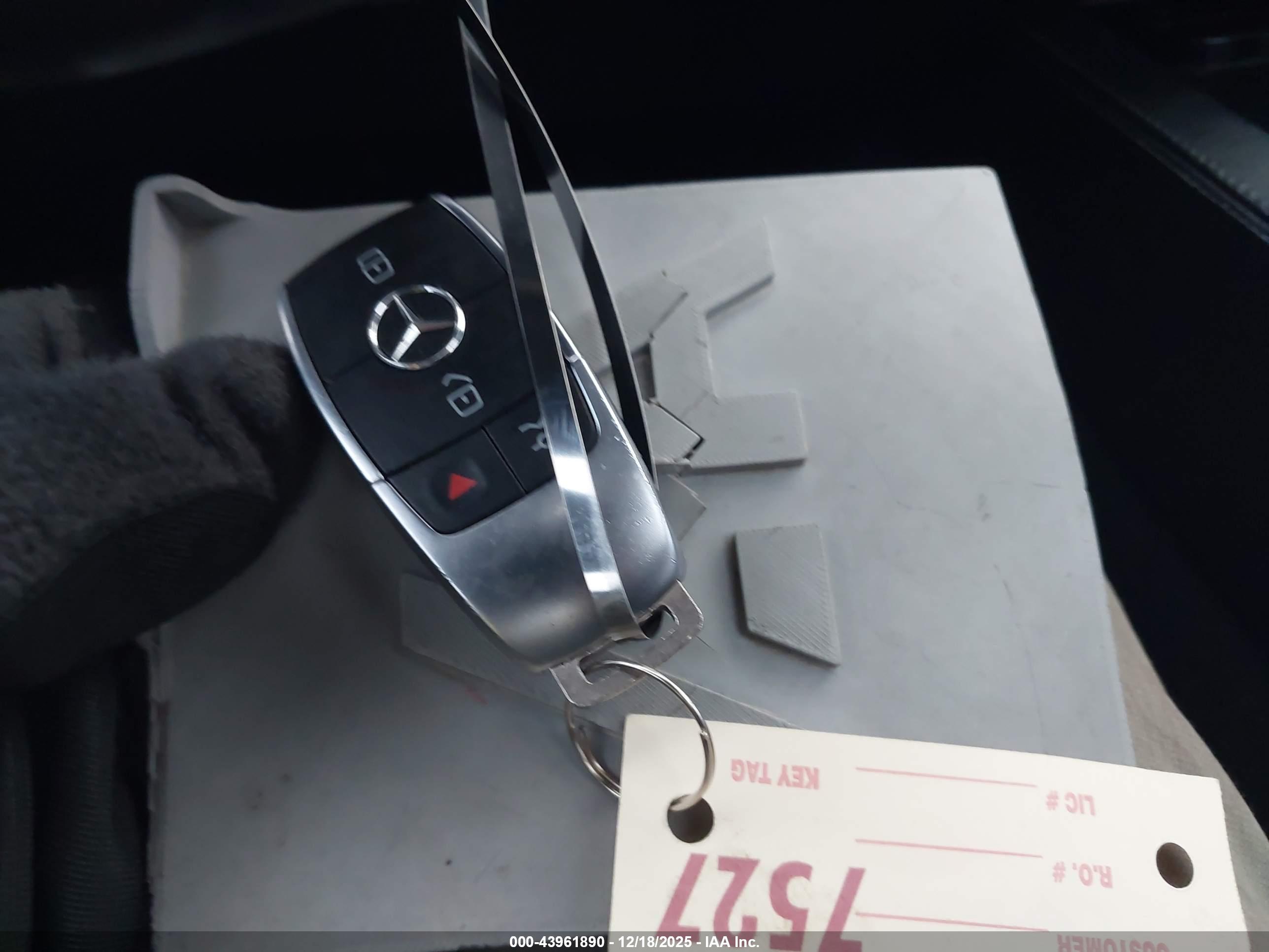 MERCEDES-BENZ GLE image 11