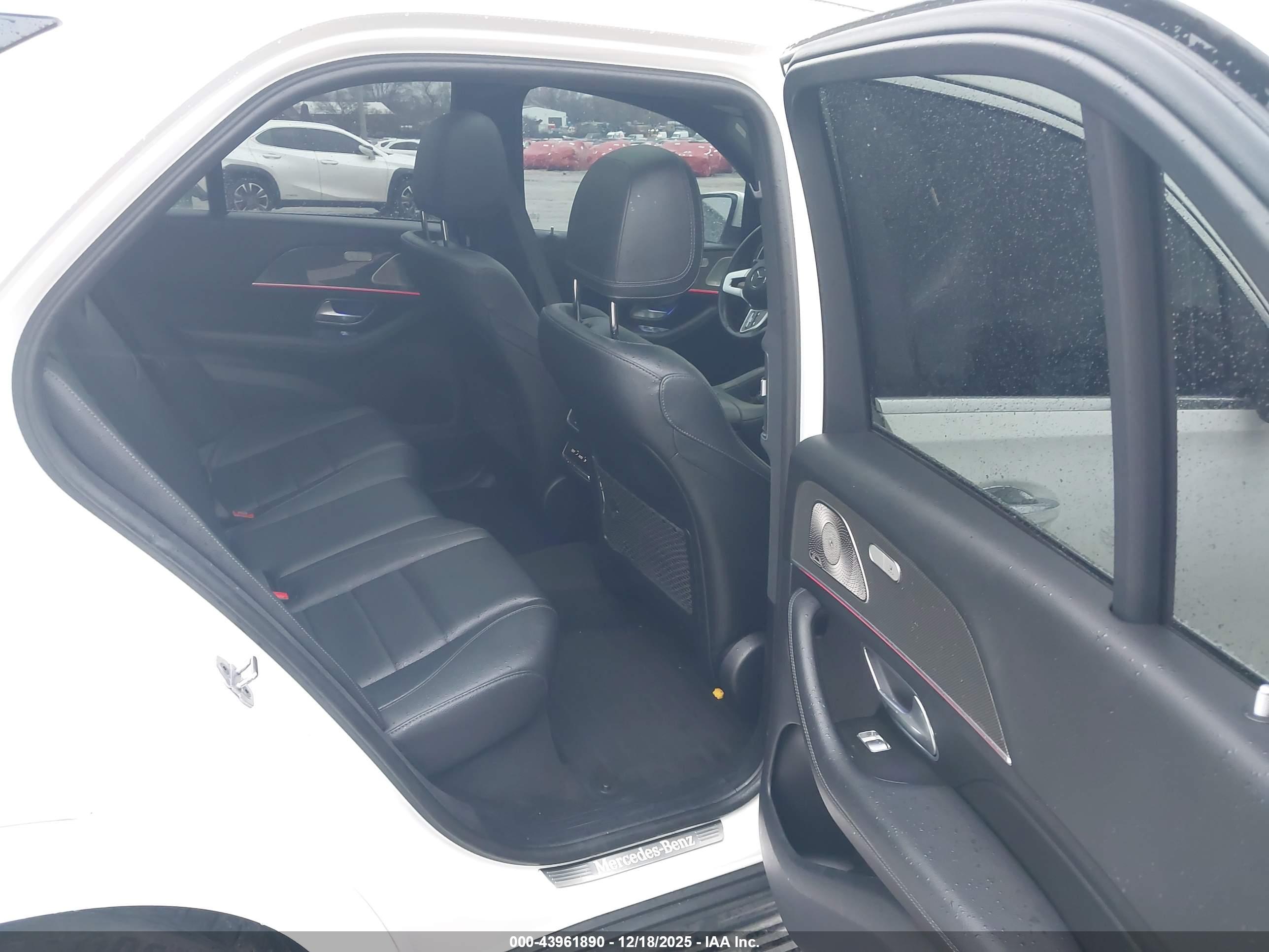 MERCEDES-BENZ GLE image 8