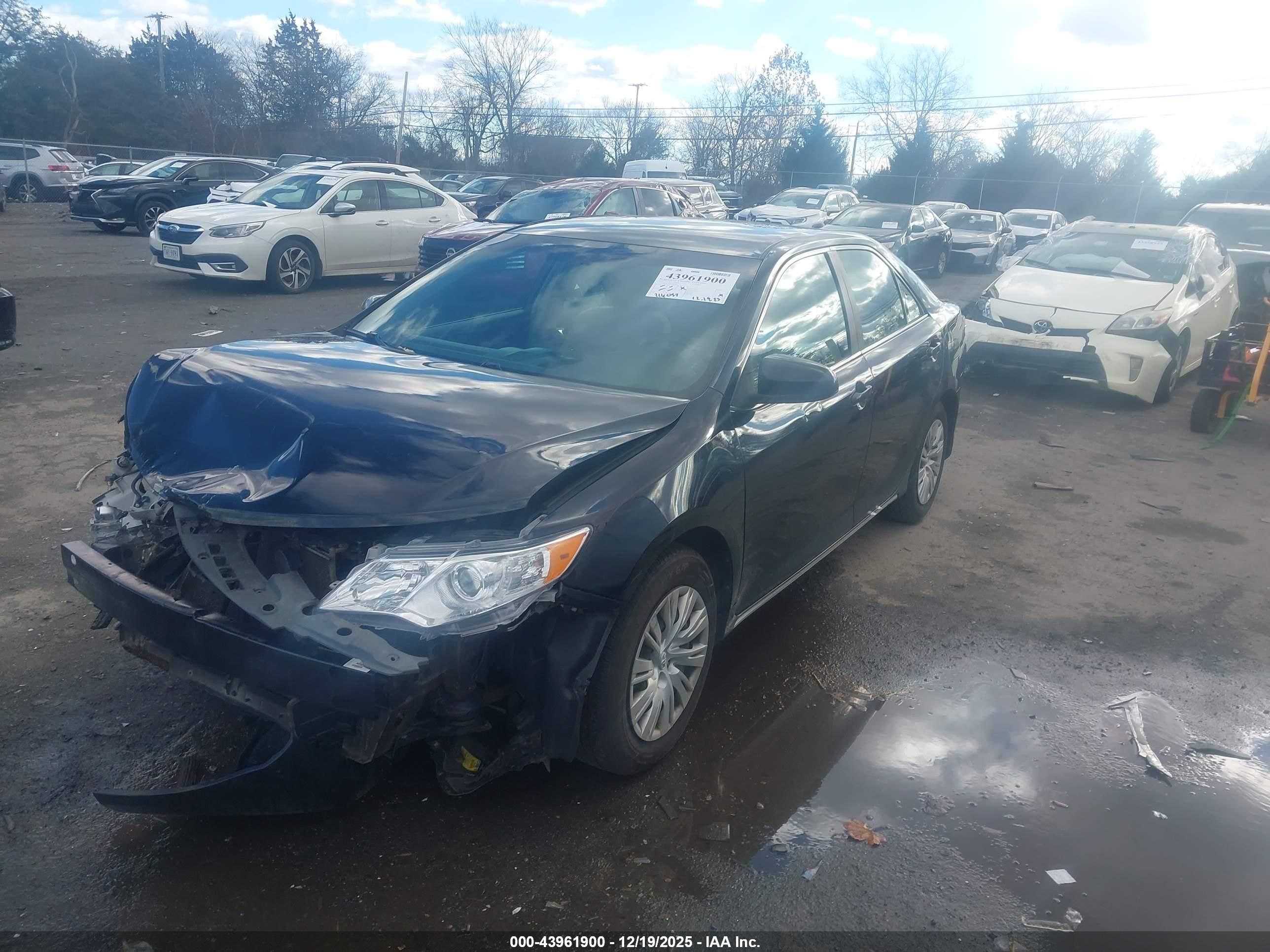 TOYOTA CAMRY image 2