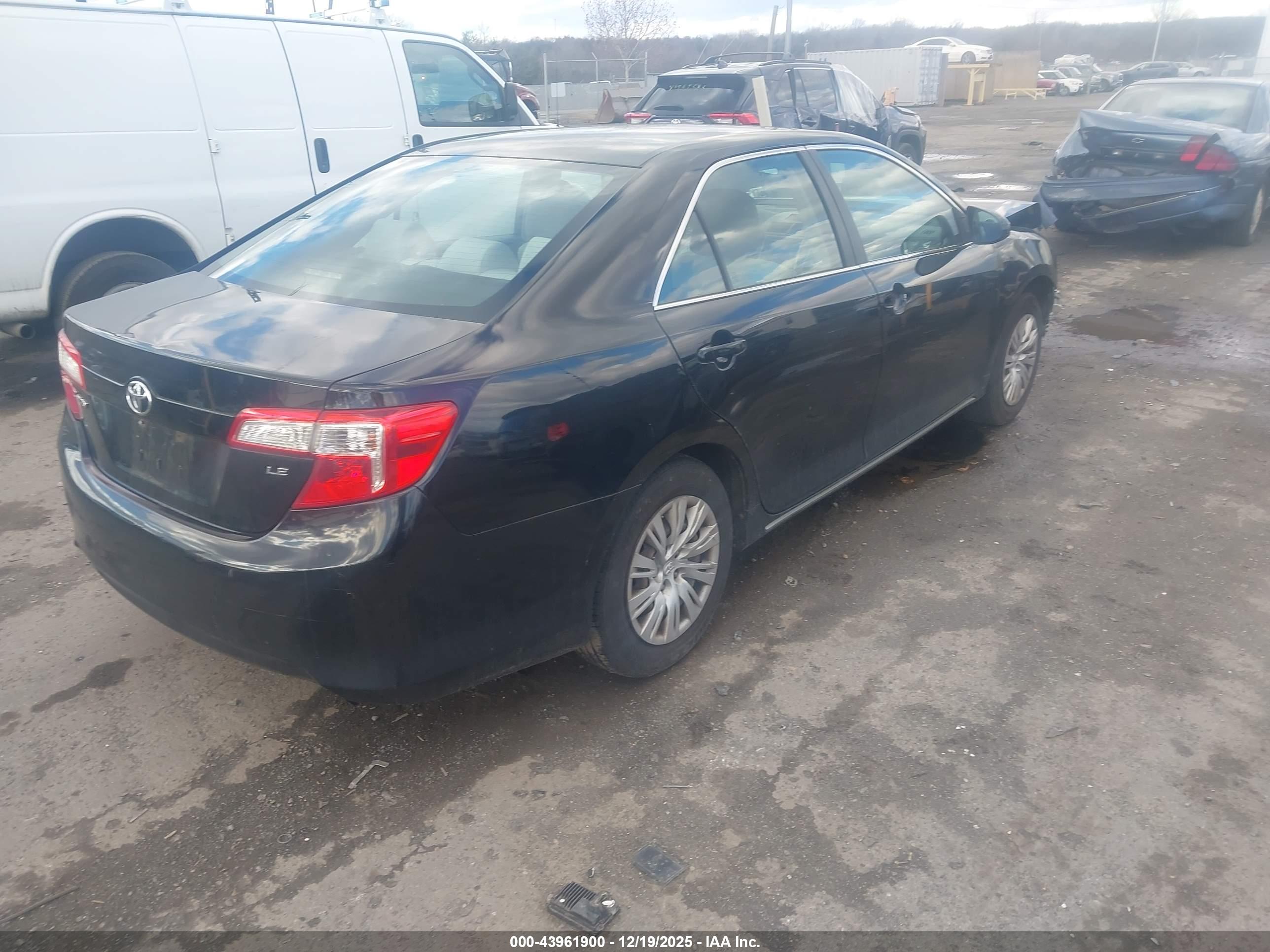 TOYOTA CAMRY image 4