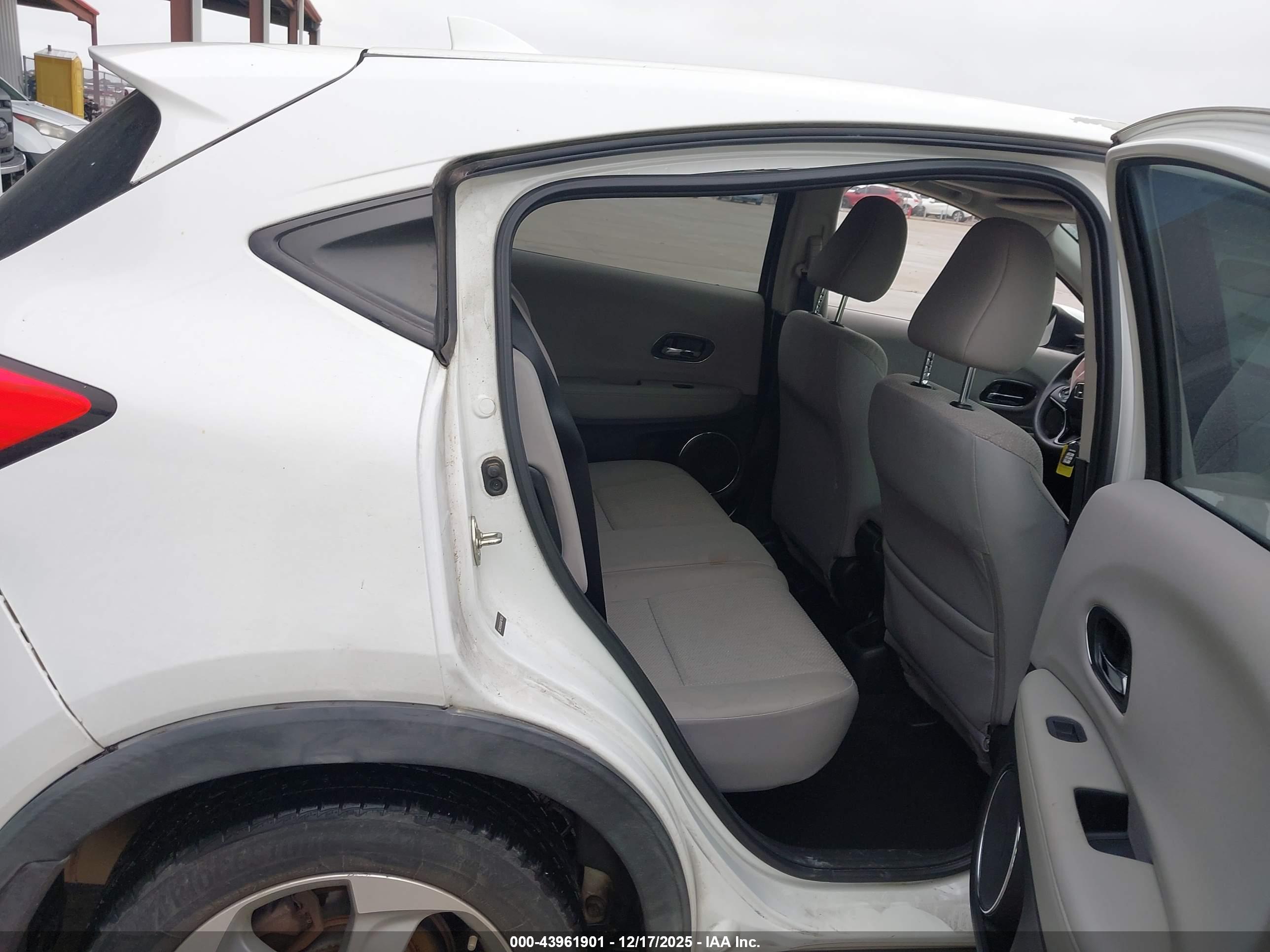 HONDA HR-V image 8