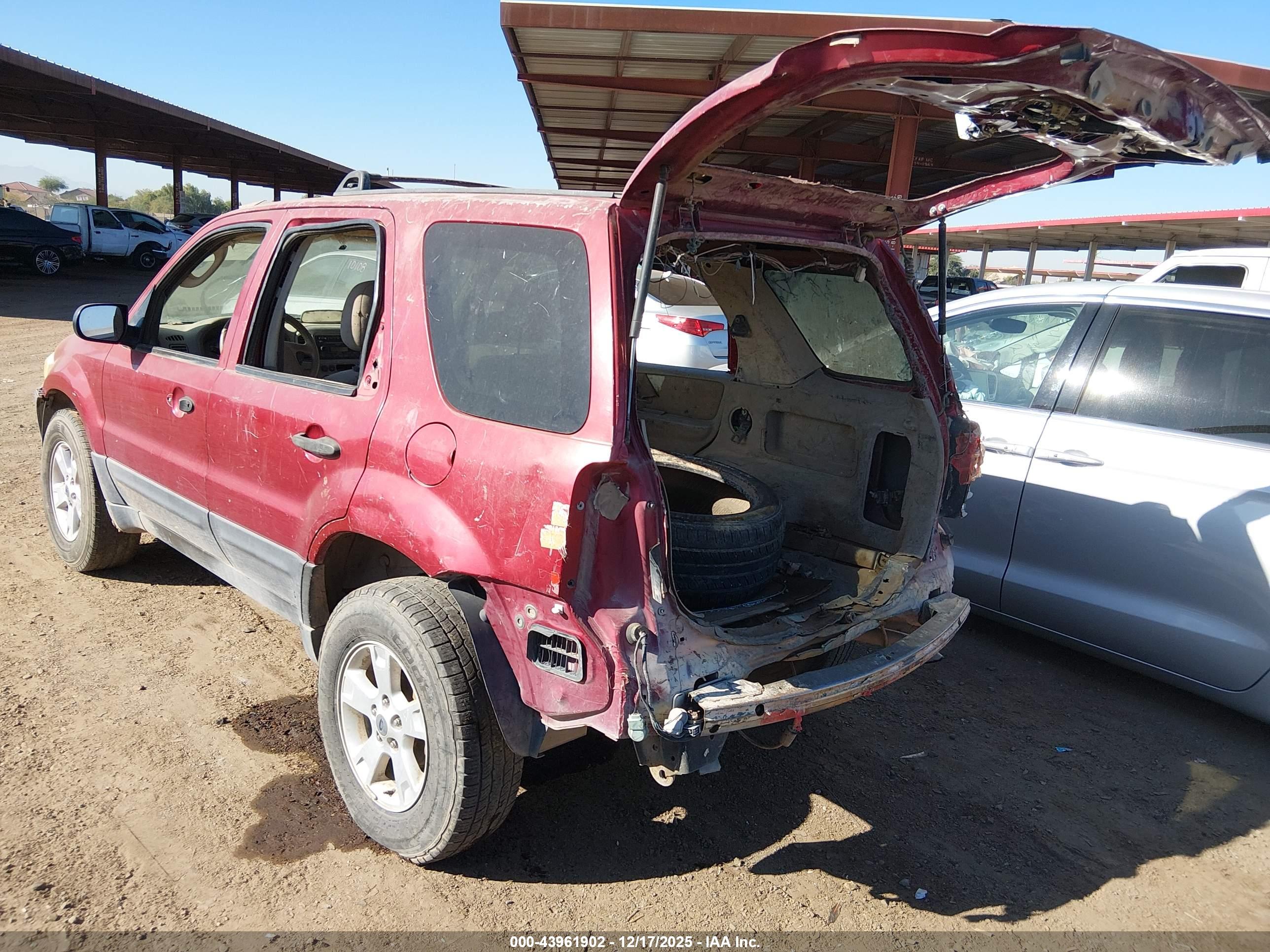 FORD ESCAPE image 3