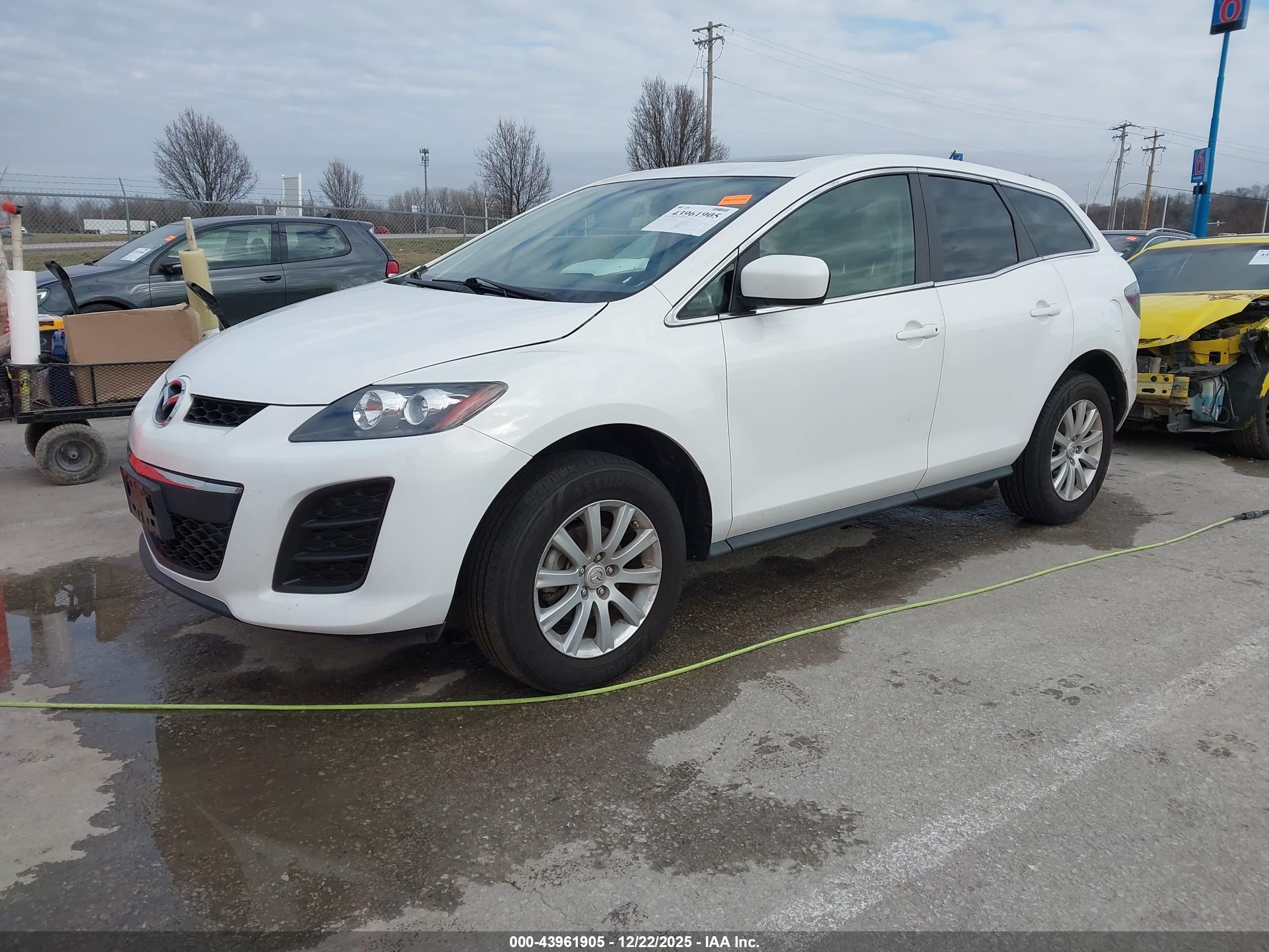 MAZDA CX-7 image 2
