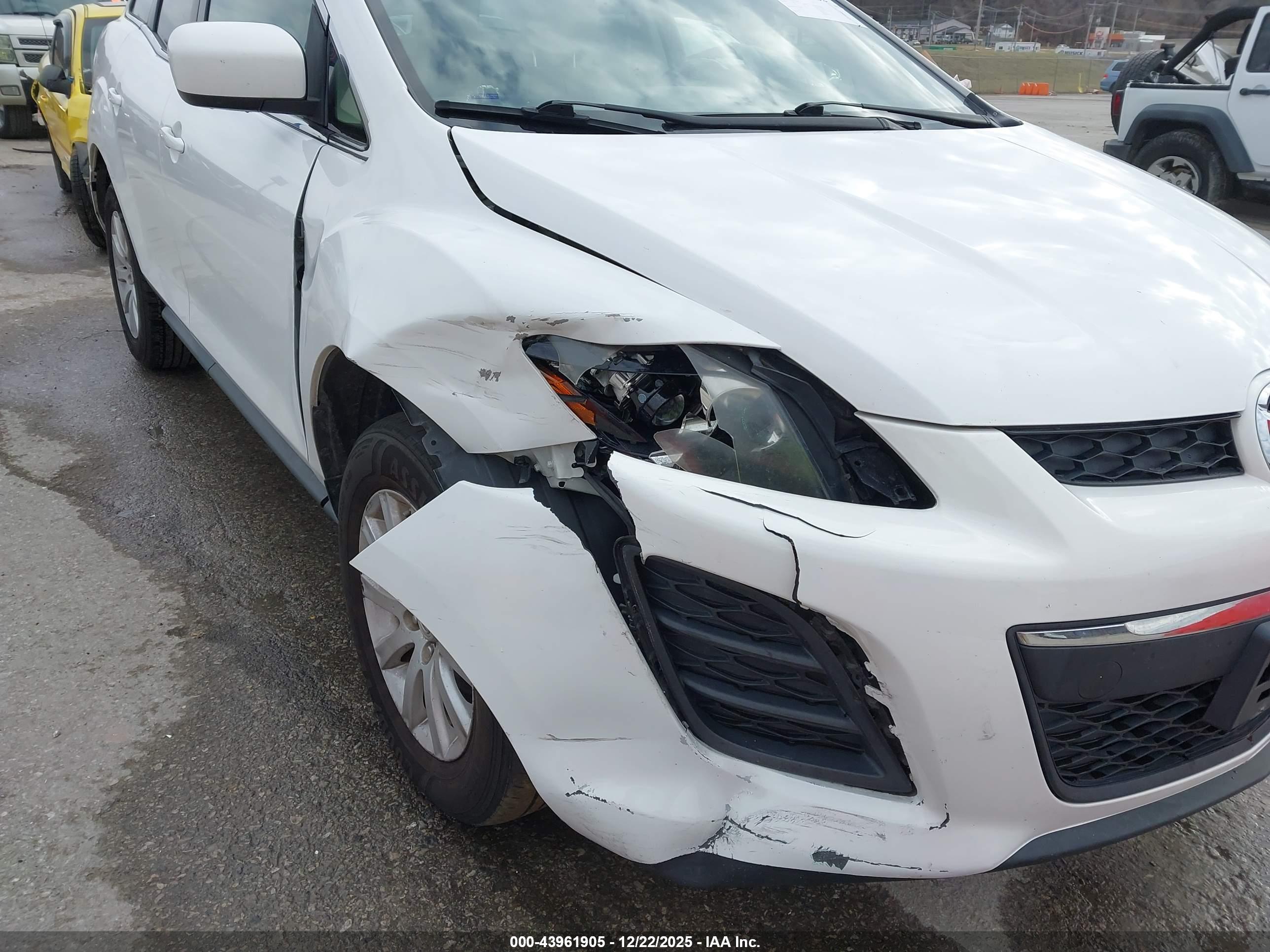 MAZDA CX-7 image 6