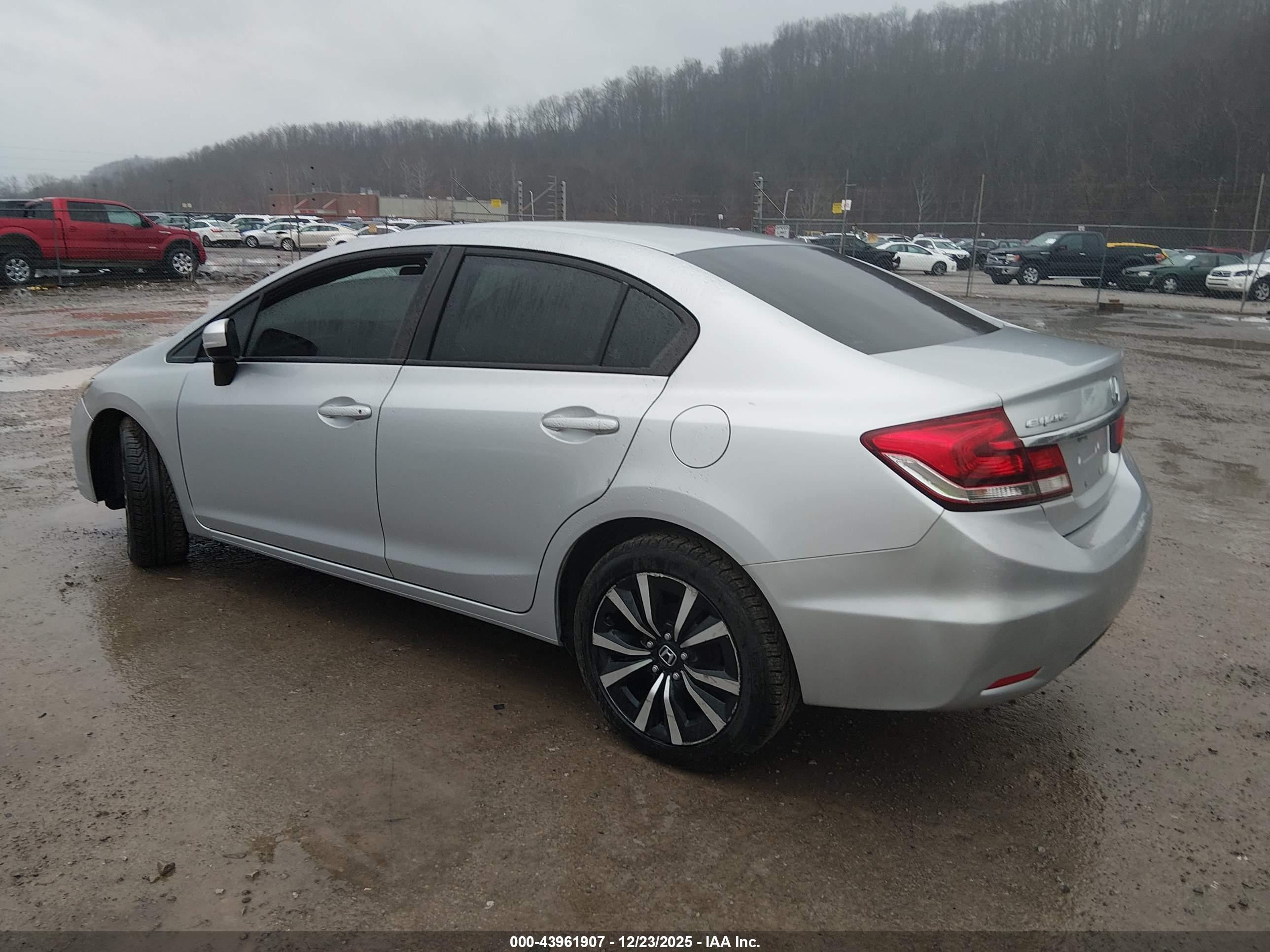 HONDA CIVIC image 3