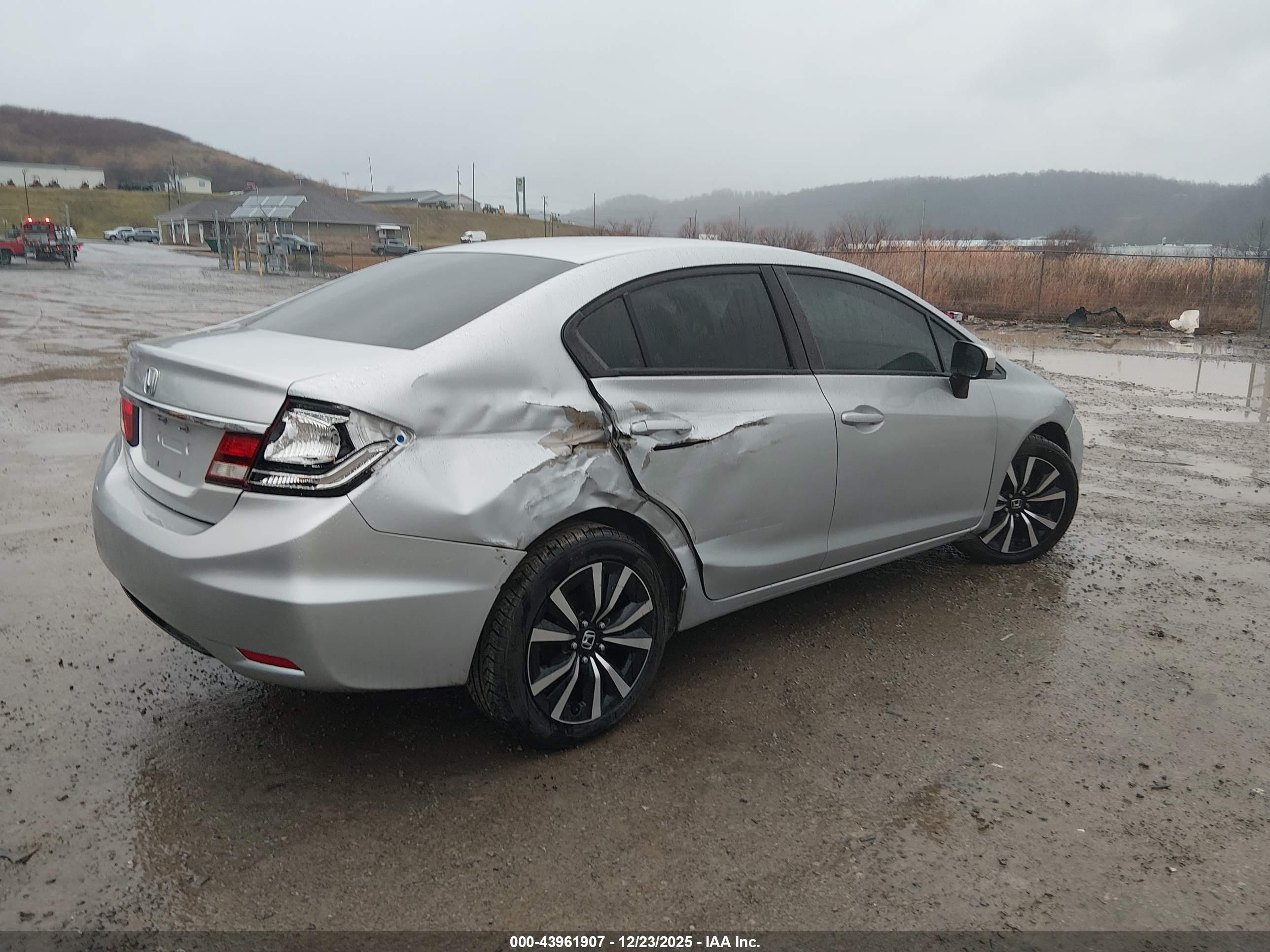 HONDA CIVIC image 4