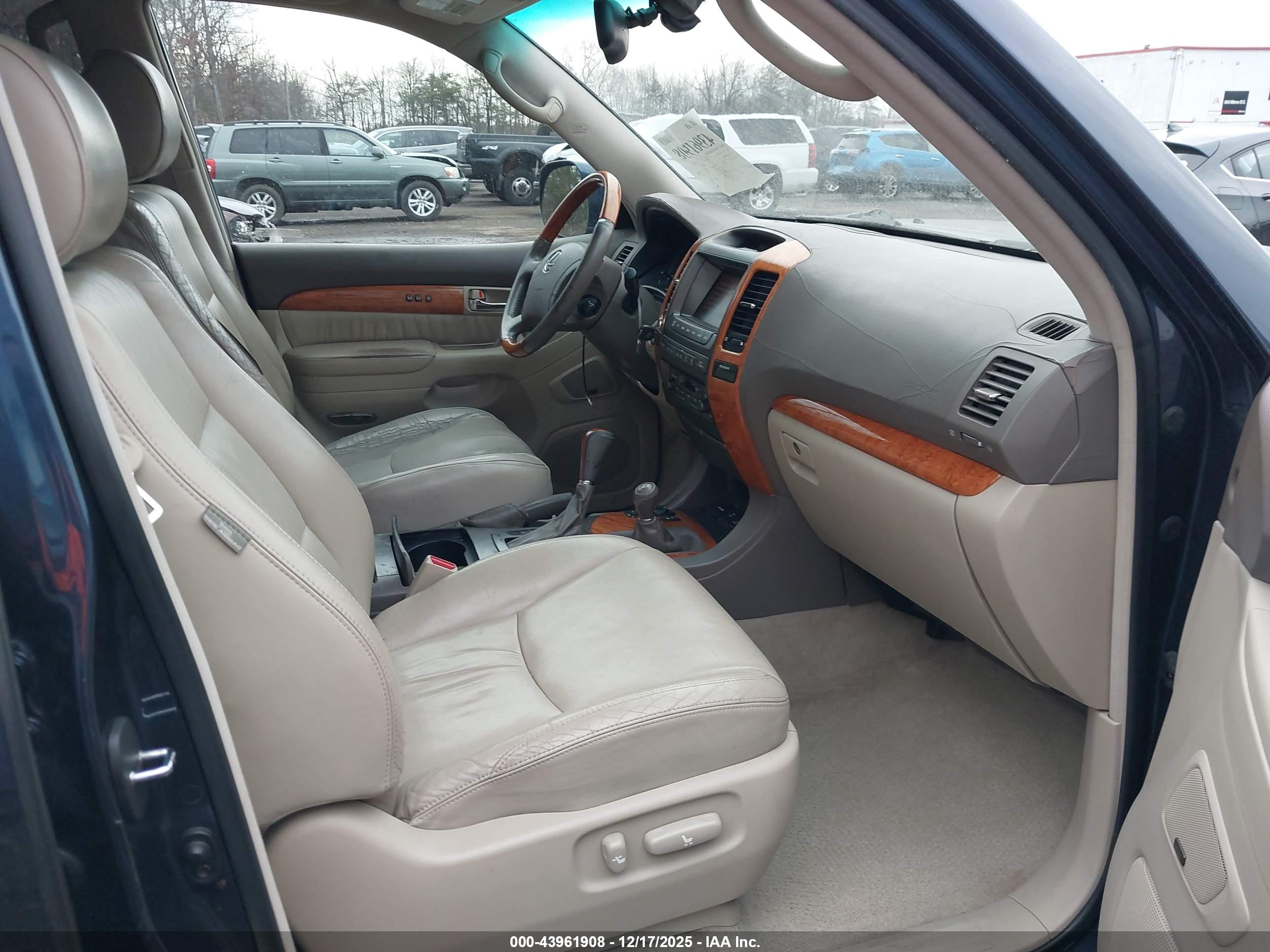 LEXUS GX image 5