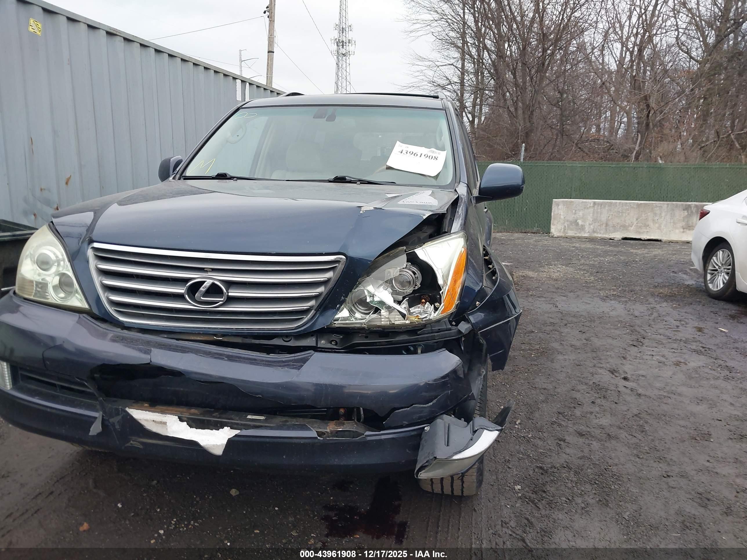 LEXUS GX image 6