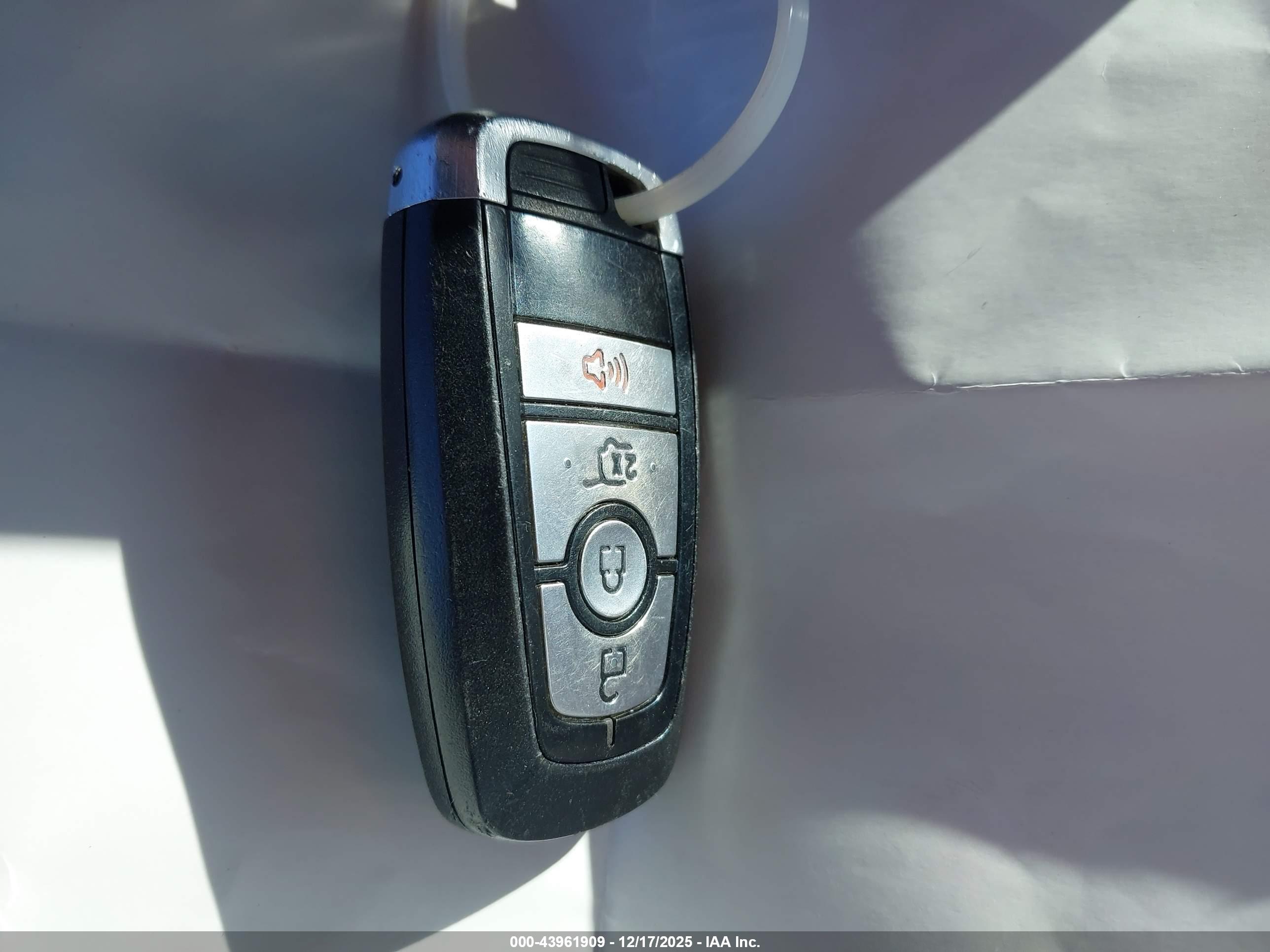 FORD EXPEDITION image 11