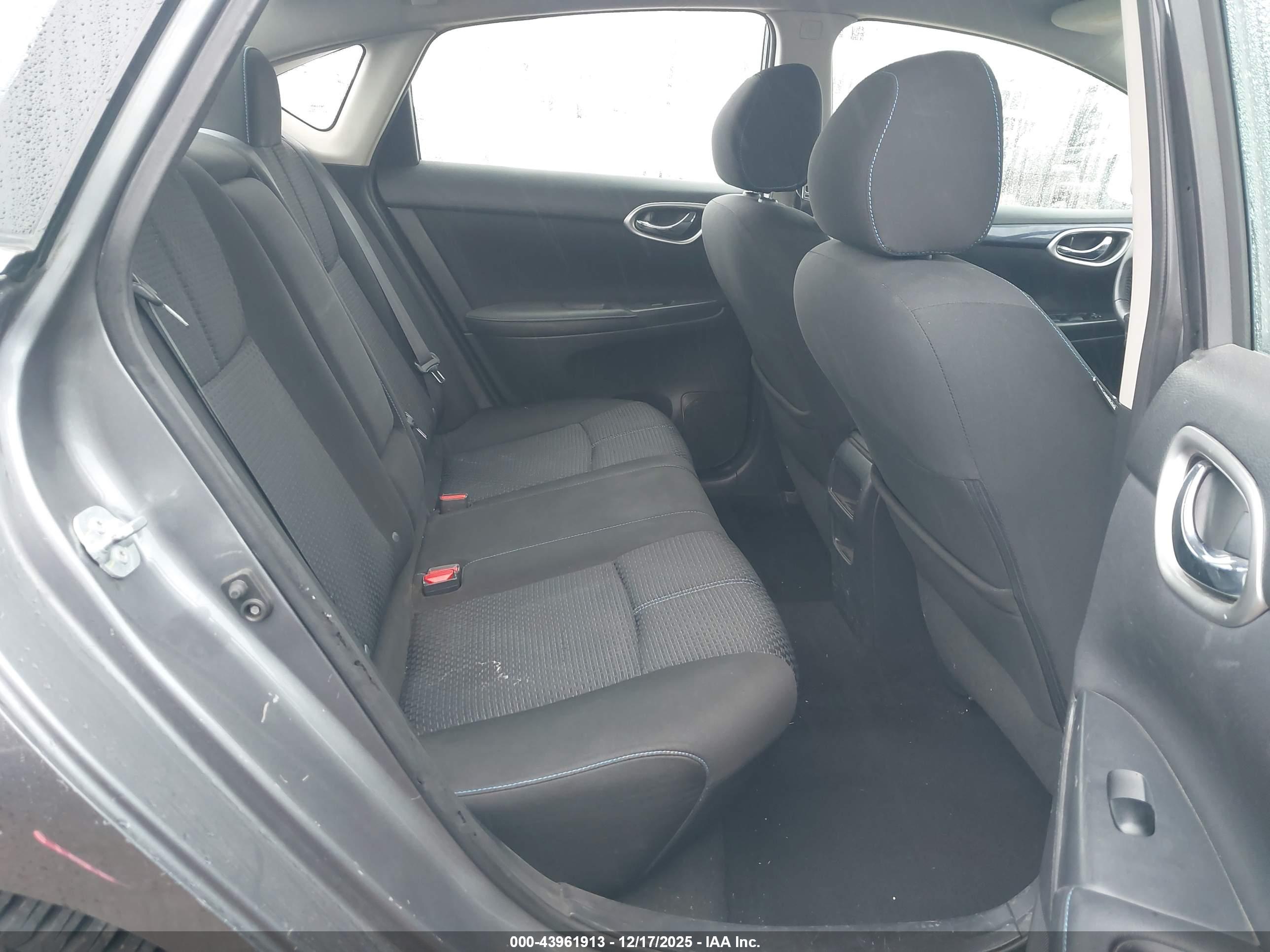 NISSAN SENTRA image 8