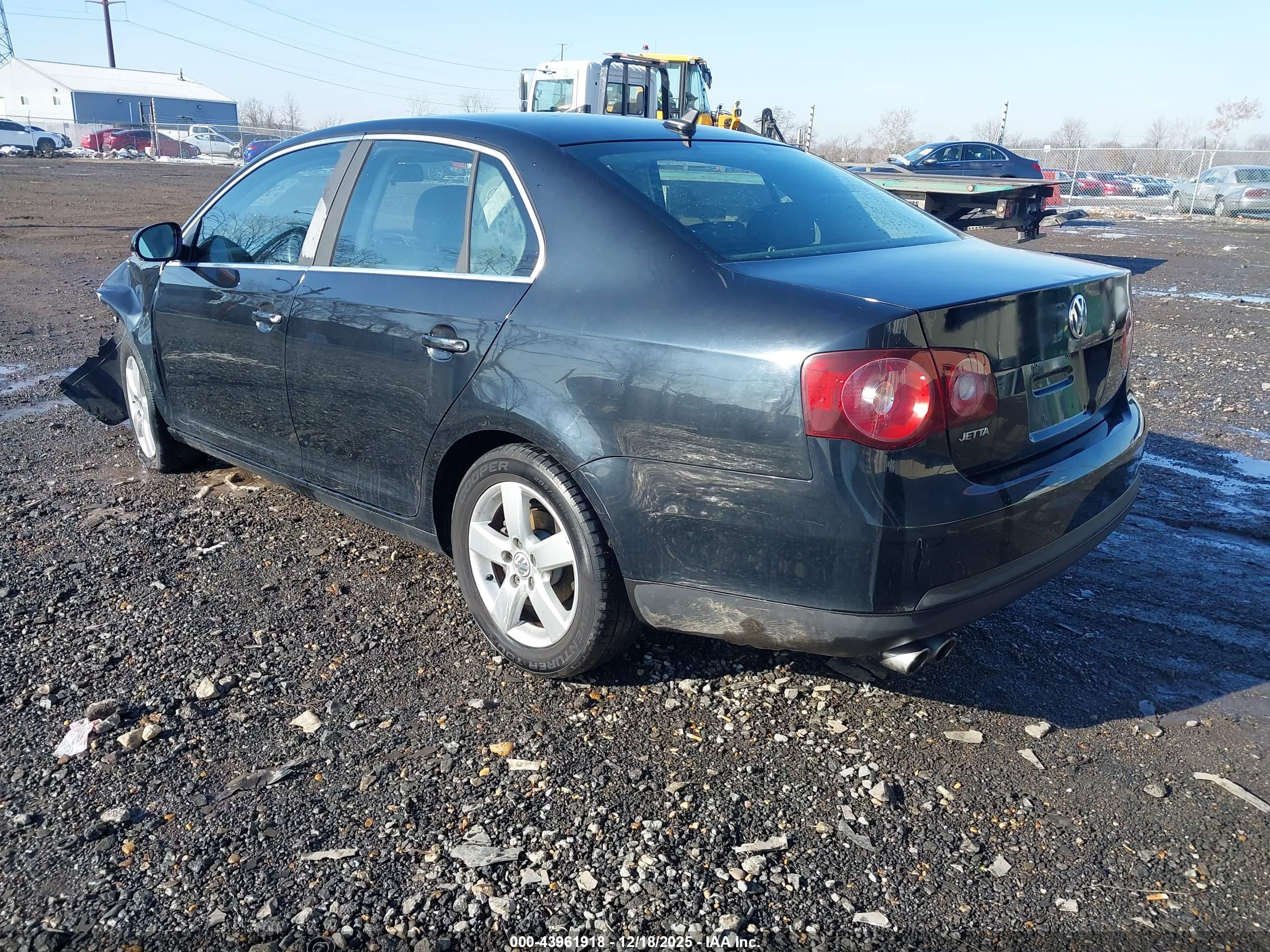VOLKSWAGEN JETTA image 3