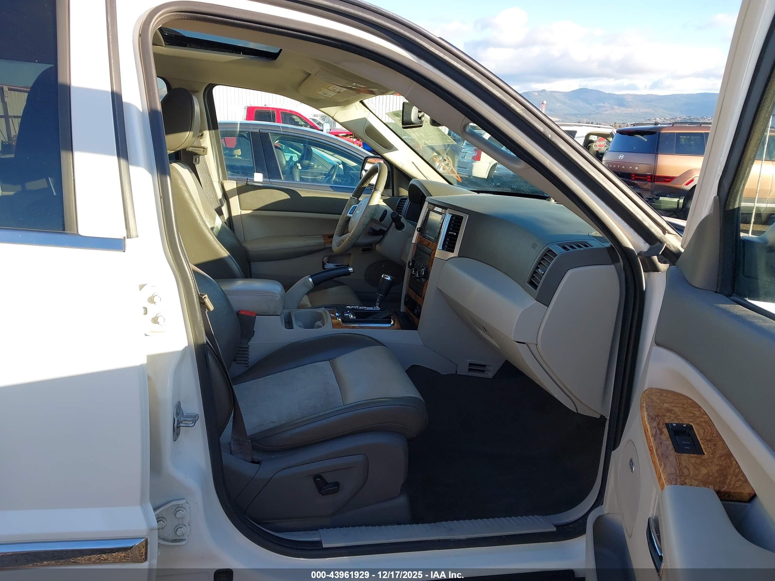 JEEP GRAND image 5
