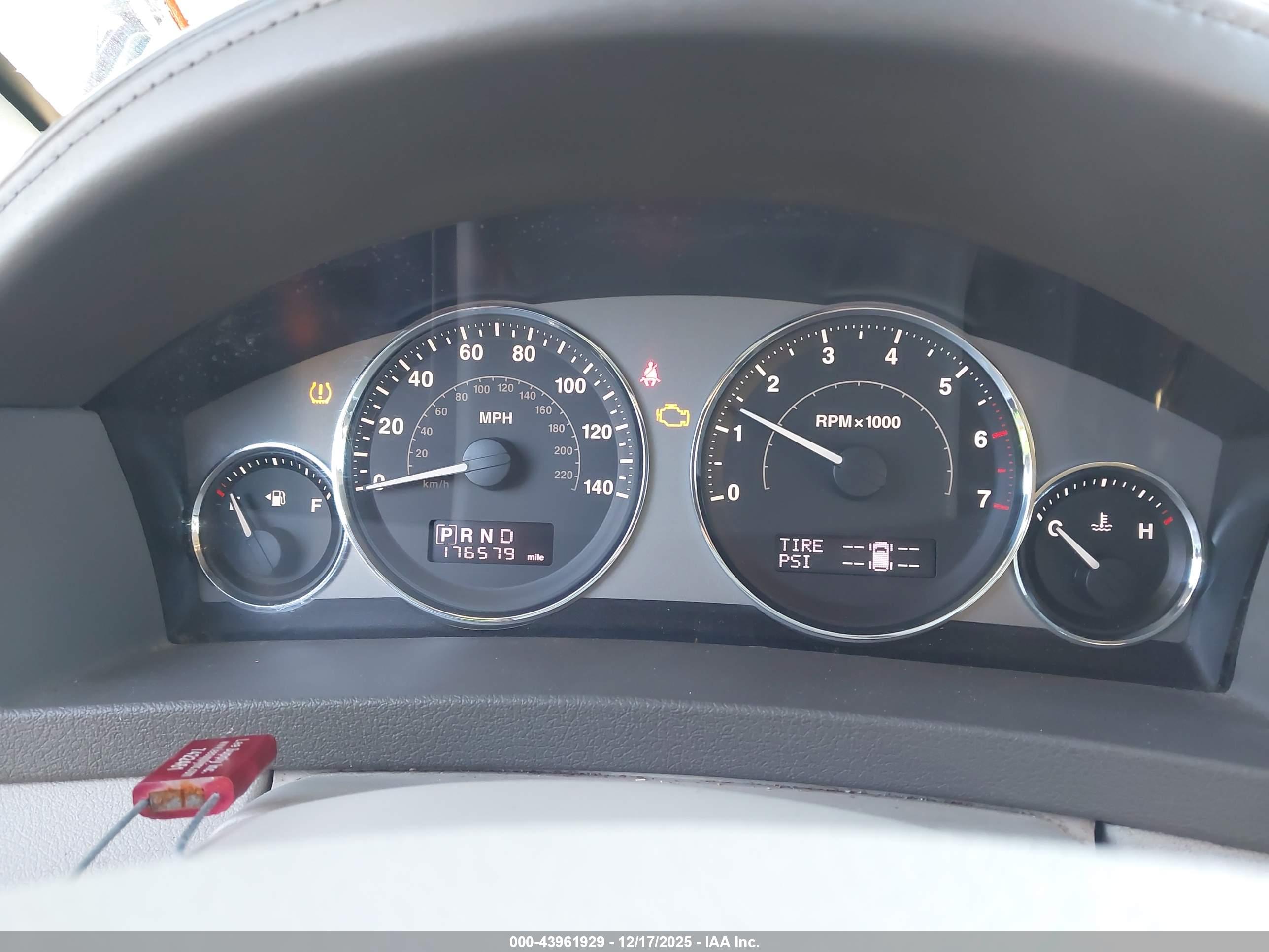 JEEP GRAND image 7