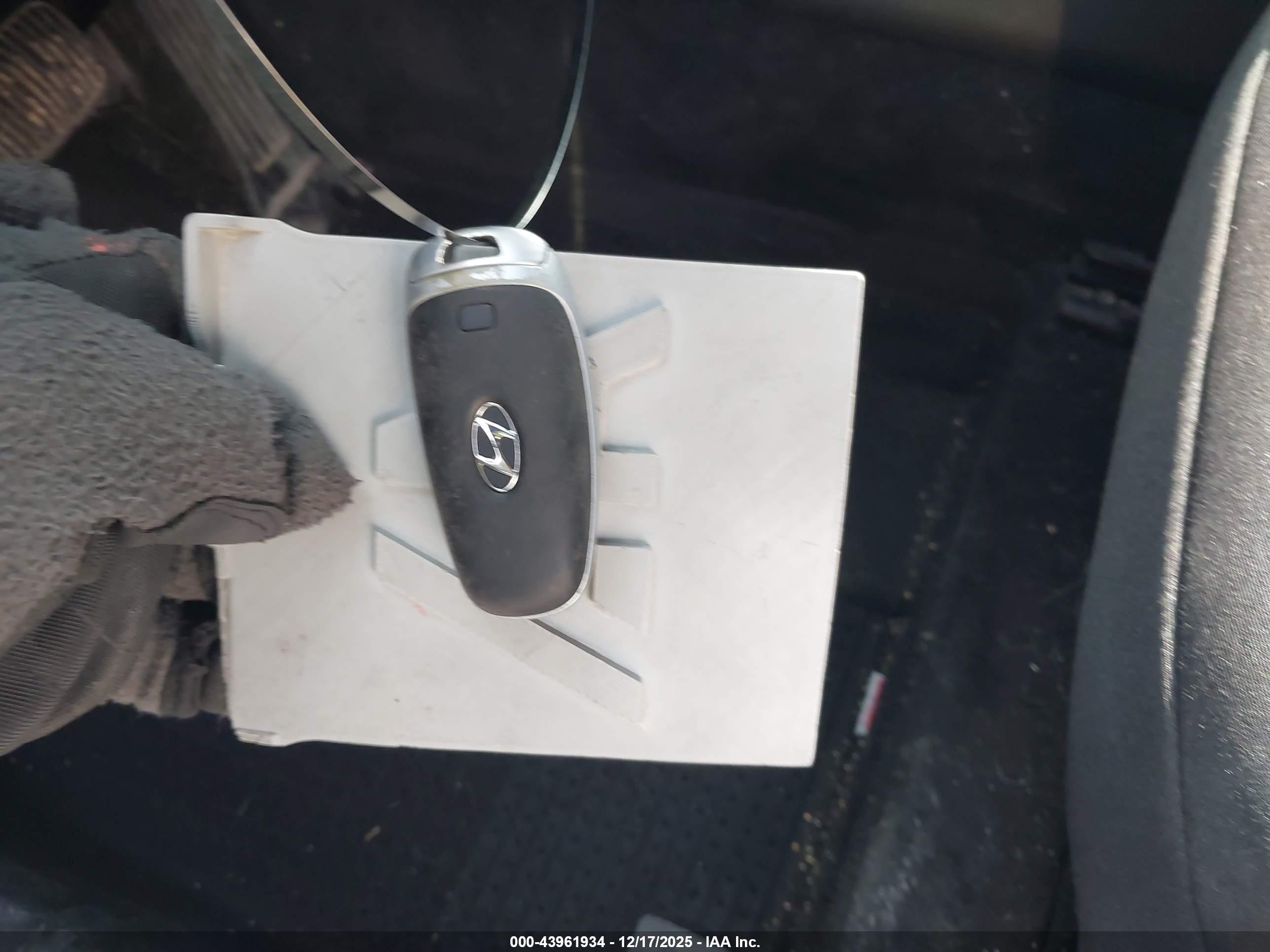 HYUNDAI SONATA image 11