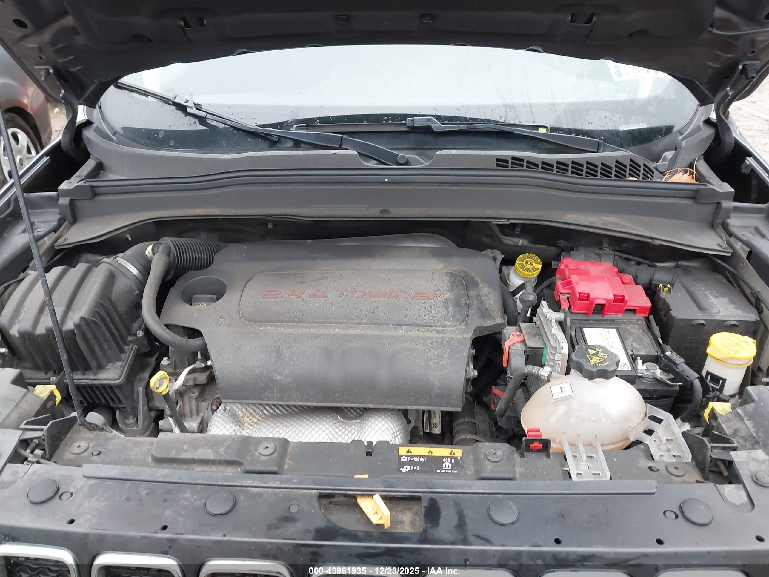 JEEP RENEGADE image 10