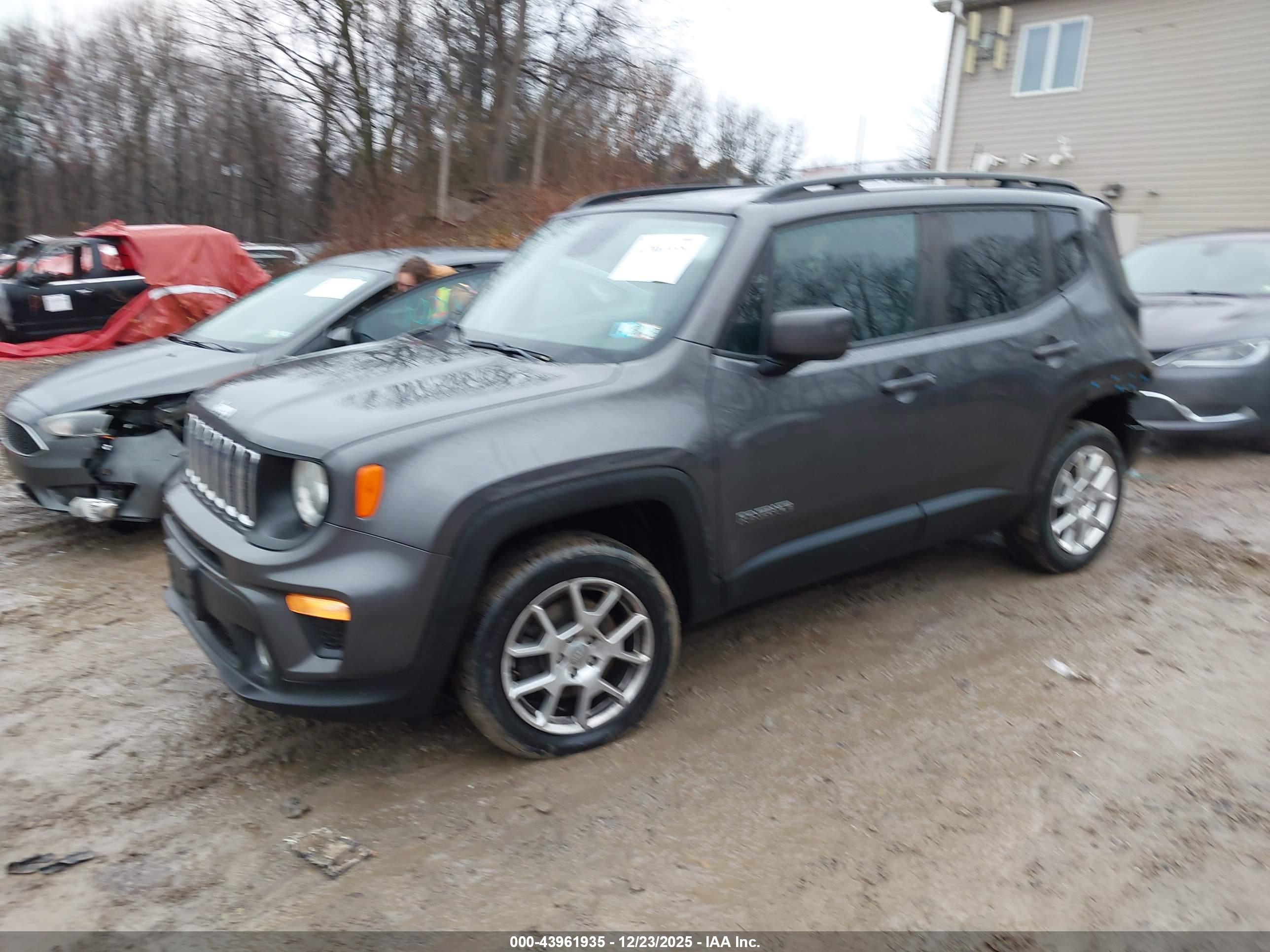 JEEP RENEGADE image 2